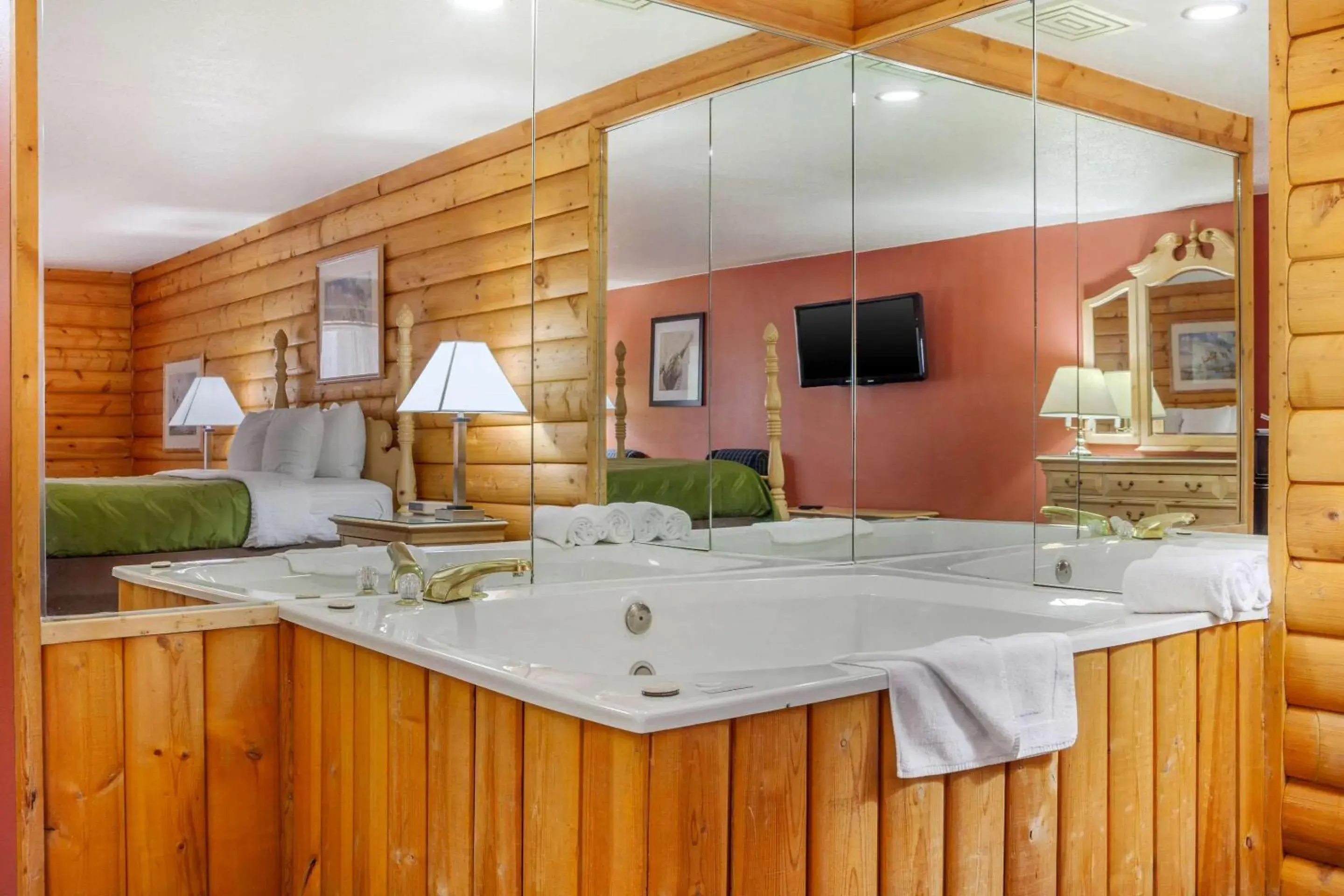 Photo of the whole room in Quality Inn & Suites Prairie Du Chien Photo of the whole room in Quality Inn & Suites Prairie Du Chien