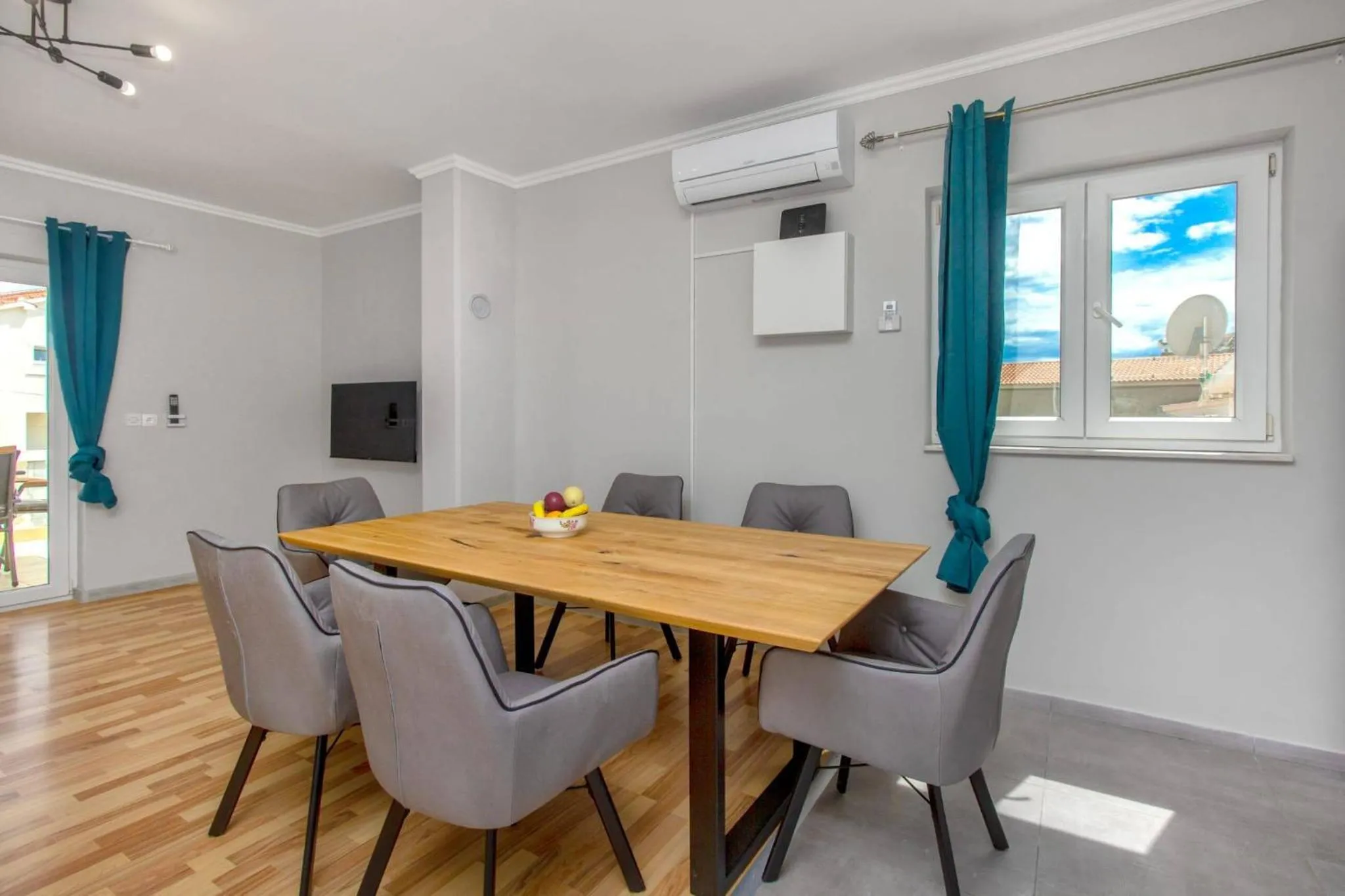 Apartments Alaga