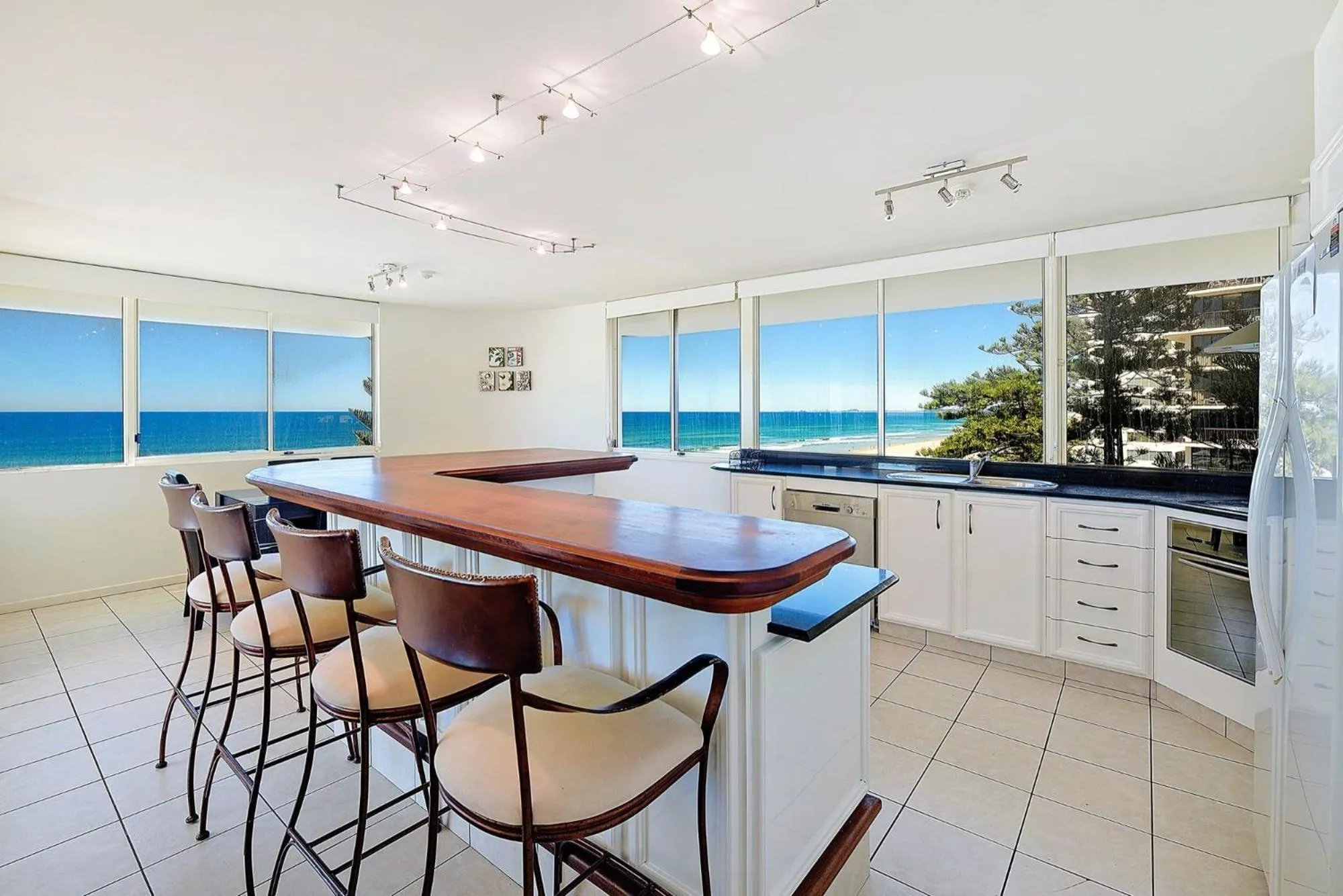 Kitchen or kitchenette in Dorchester On The Beach