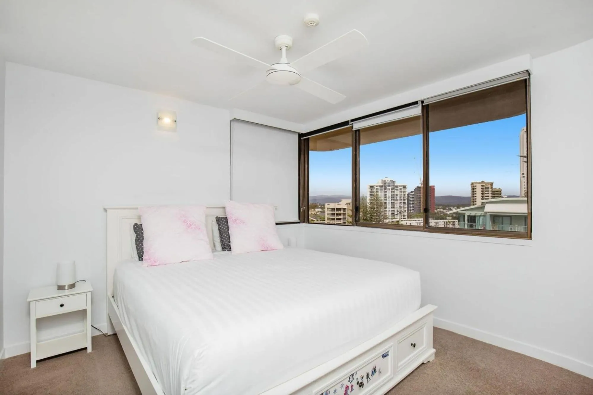 Bed in Dorchester On The Beach