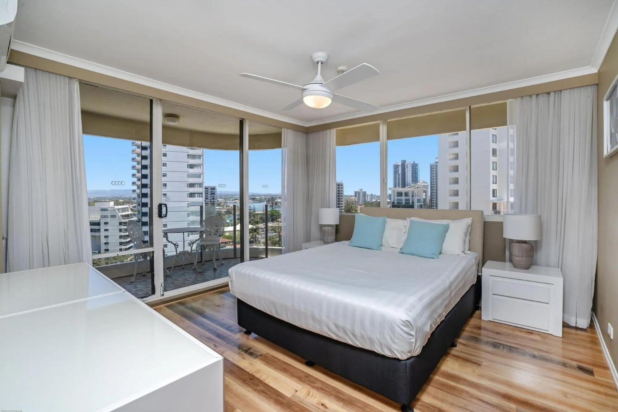 Bedroom, Bed in Dorchester On The Beach