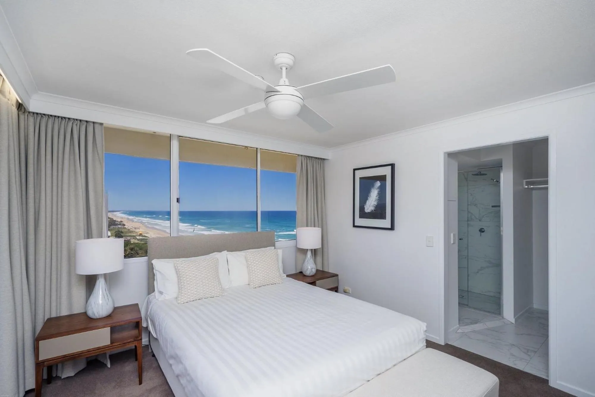 Bed in Dorchester On The Beach