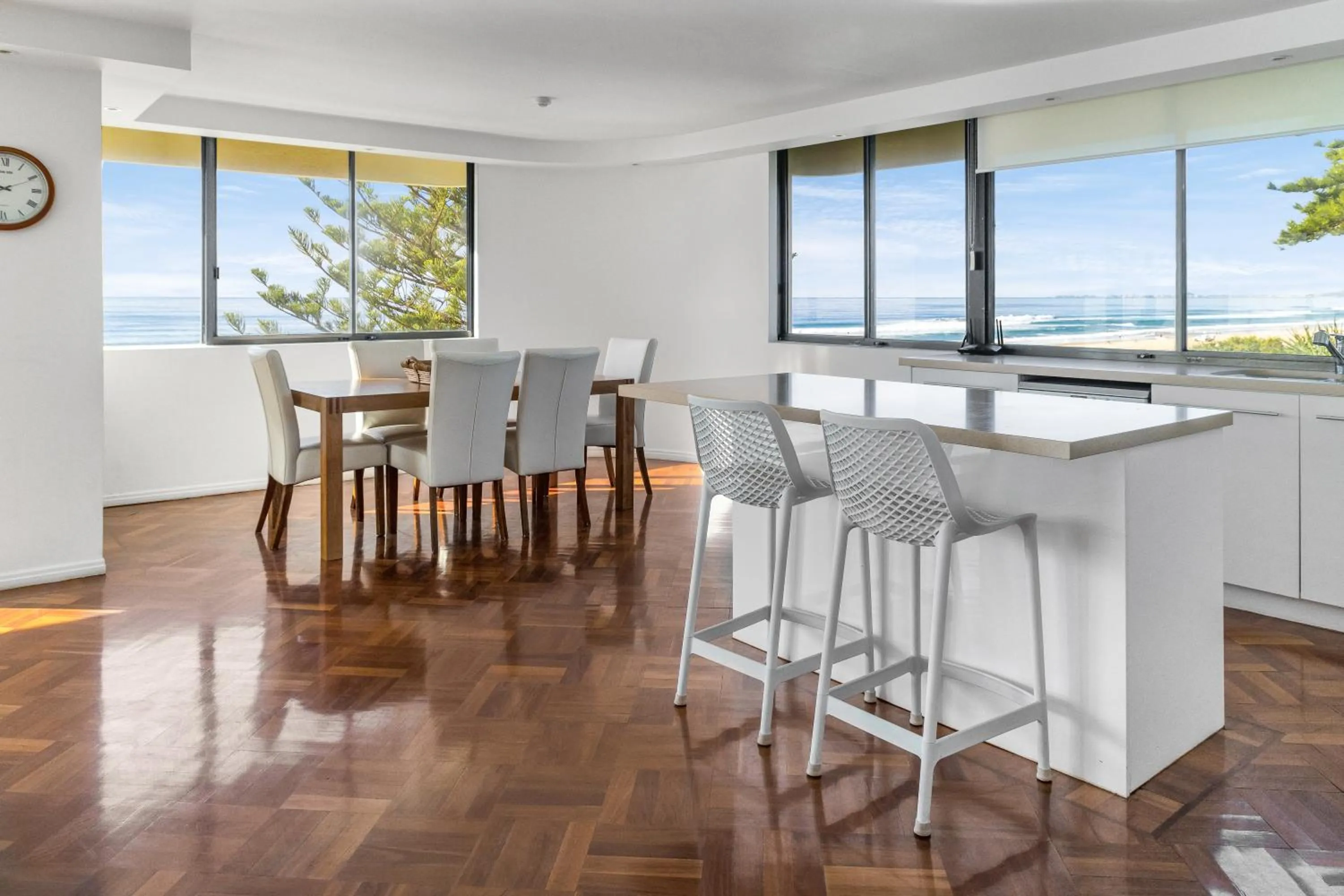 Dining area in Dorchester On The Beach