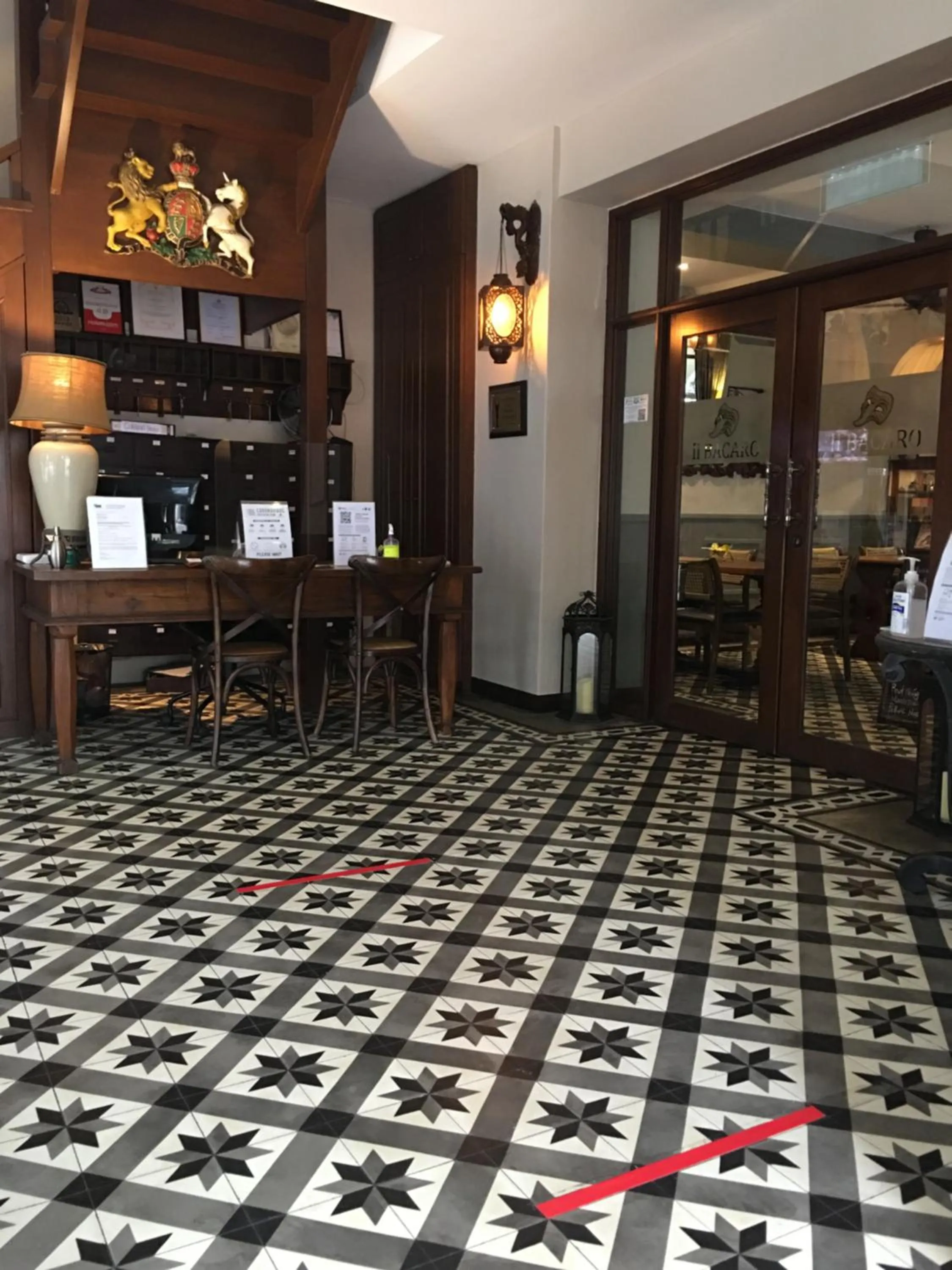 Facade/entrance in Campbell House