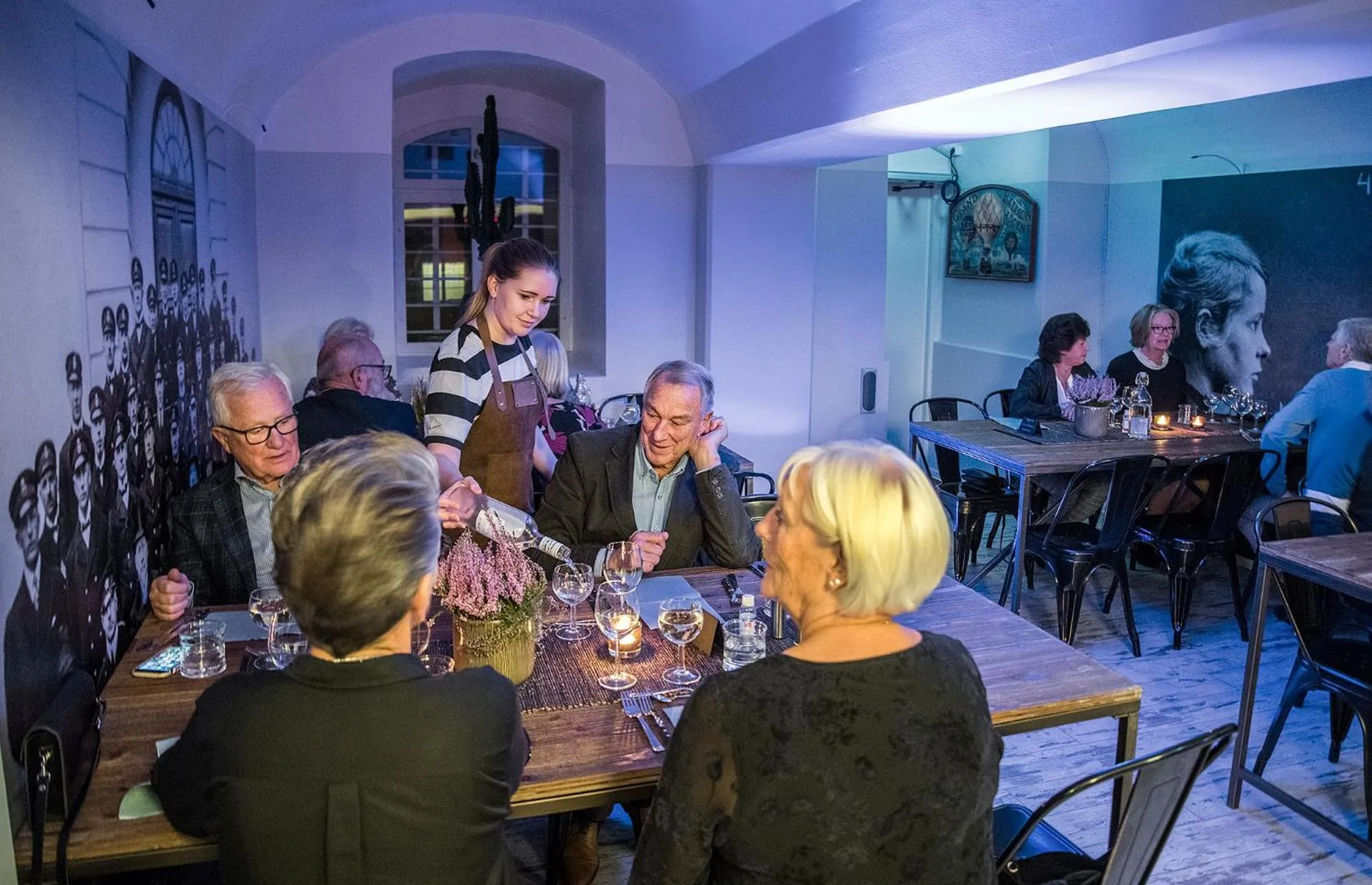 Restaurant/places to eat in Waterside Mariestad