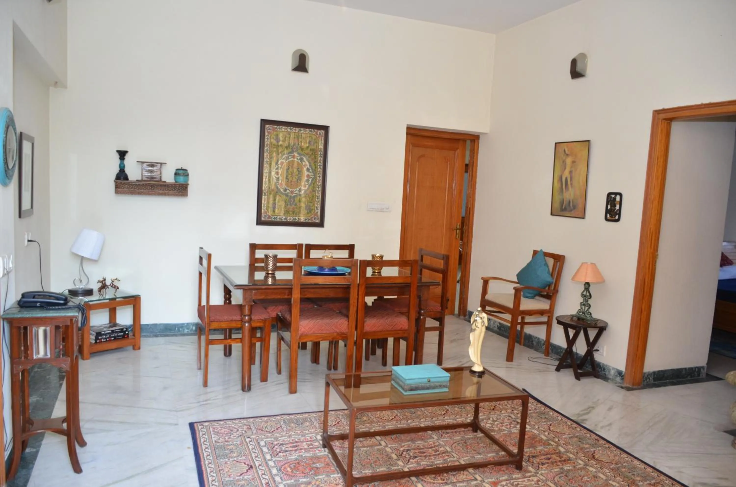 Restaurant/places to eat in Sandy's Homestay