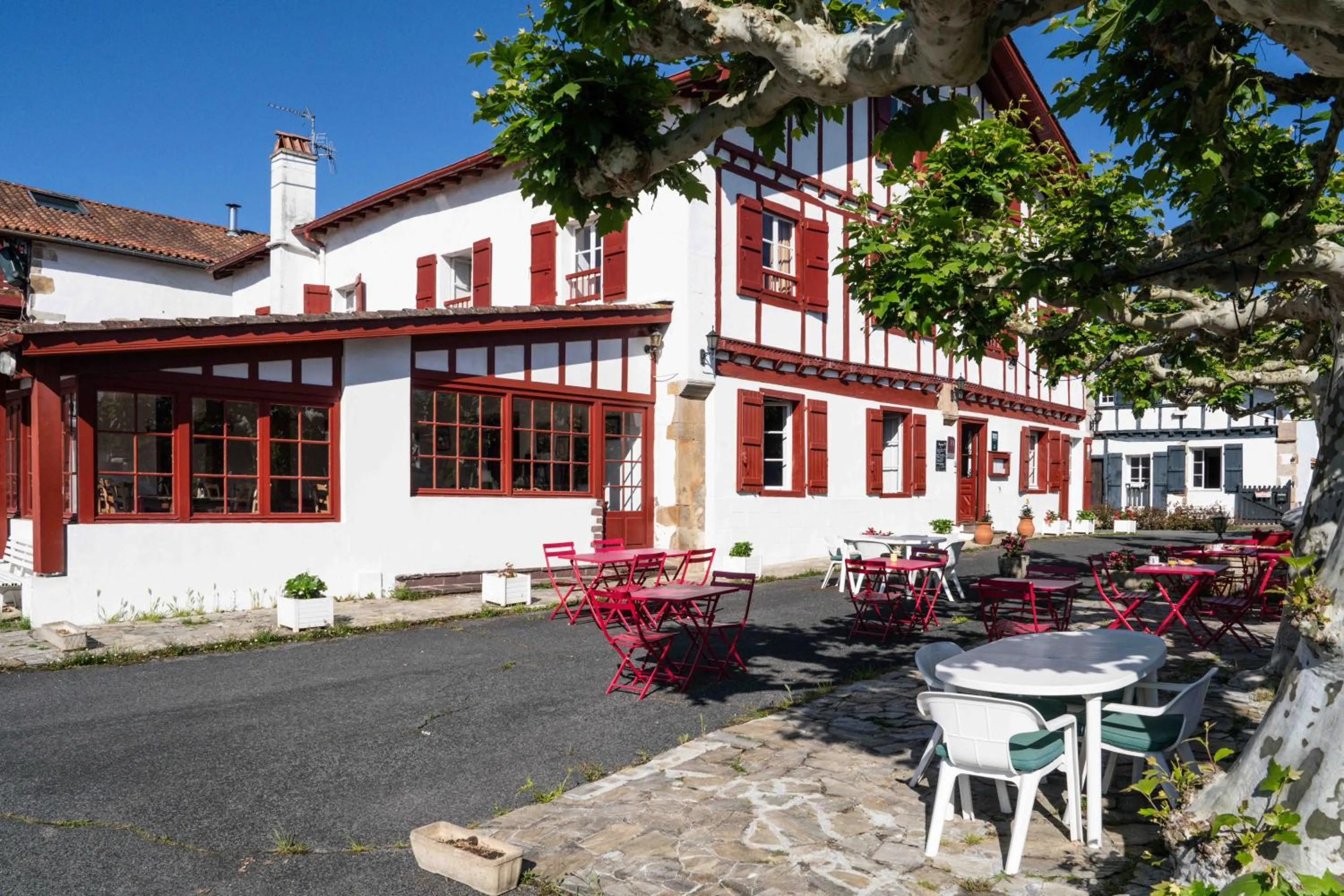 Logis Hôtel Baratxartea