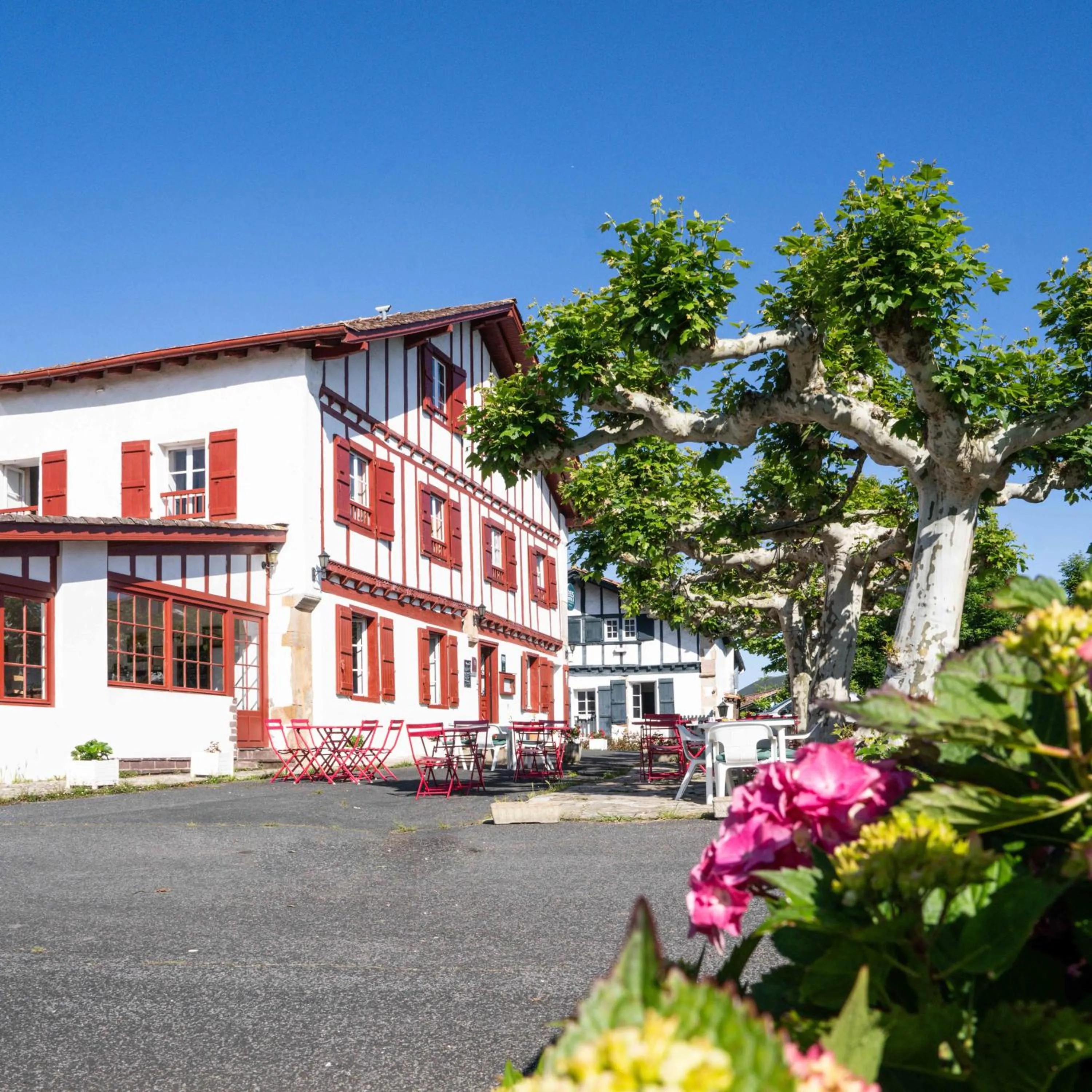 Logis Hôtel Baratxartea