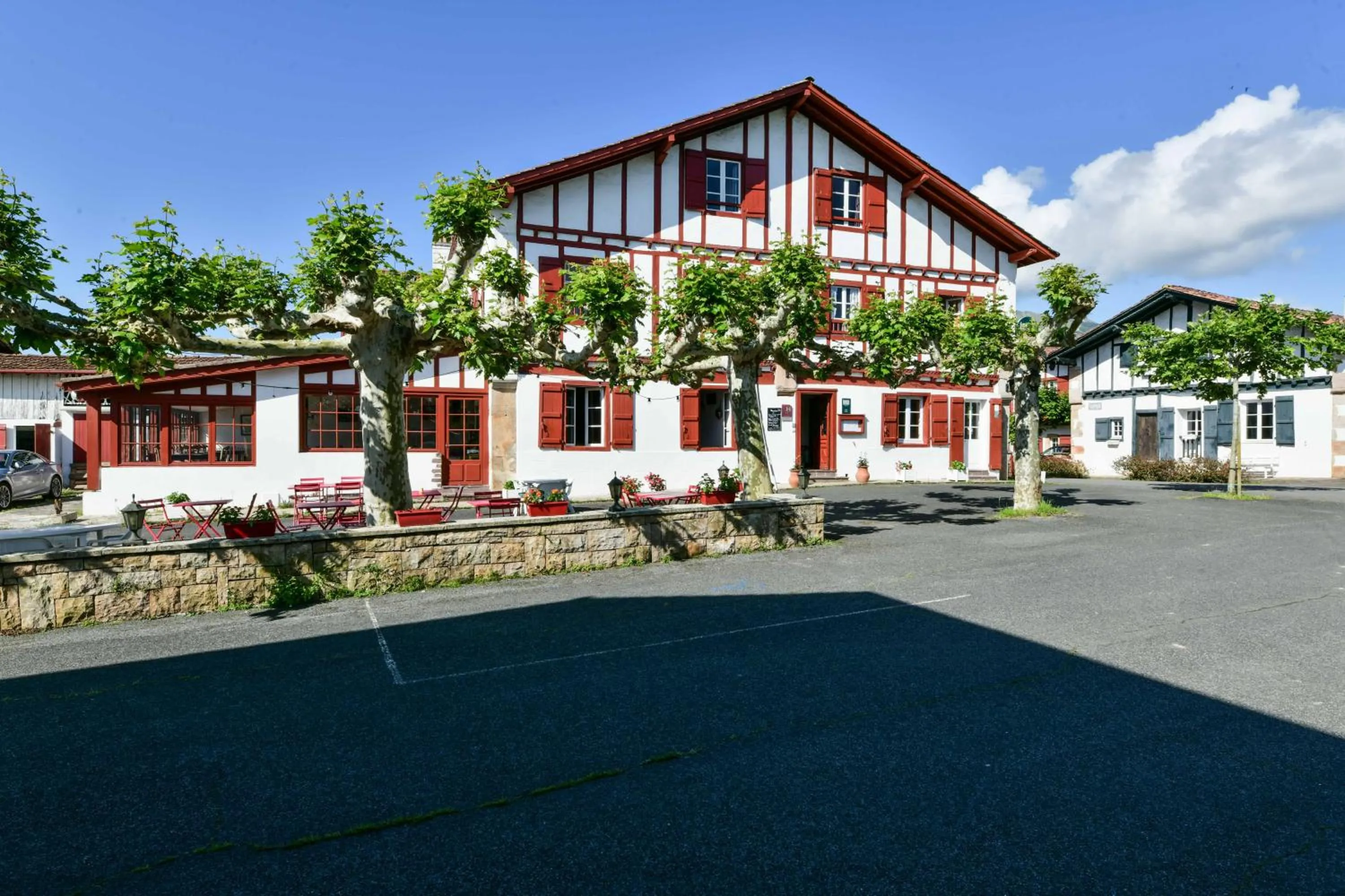 Logis Hôtel Baratxartea