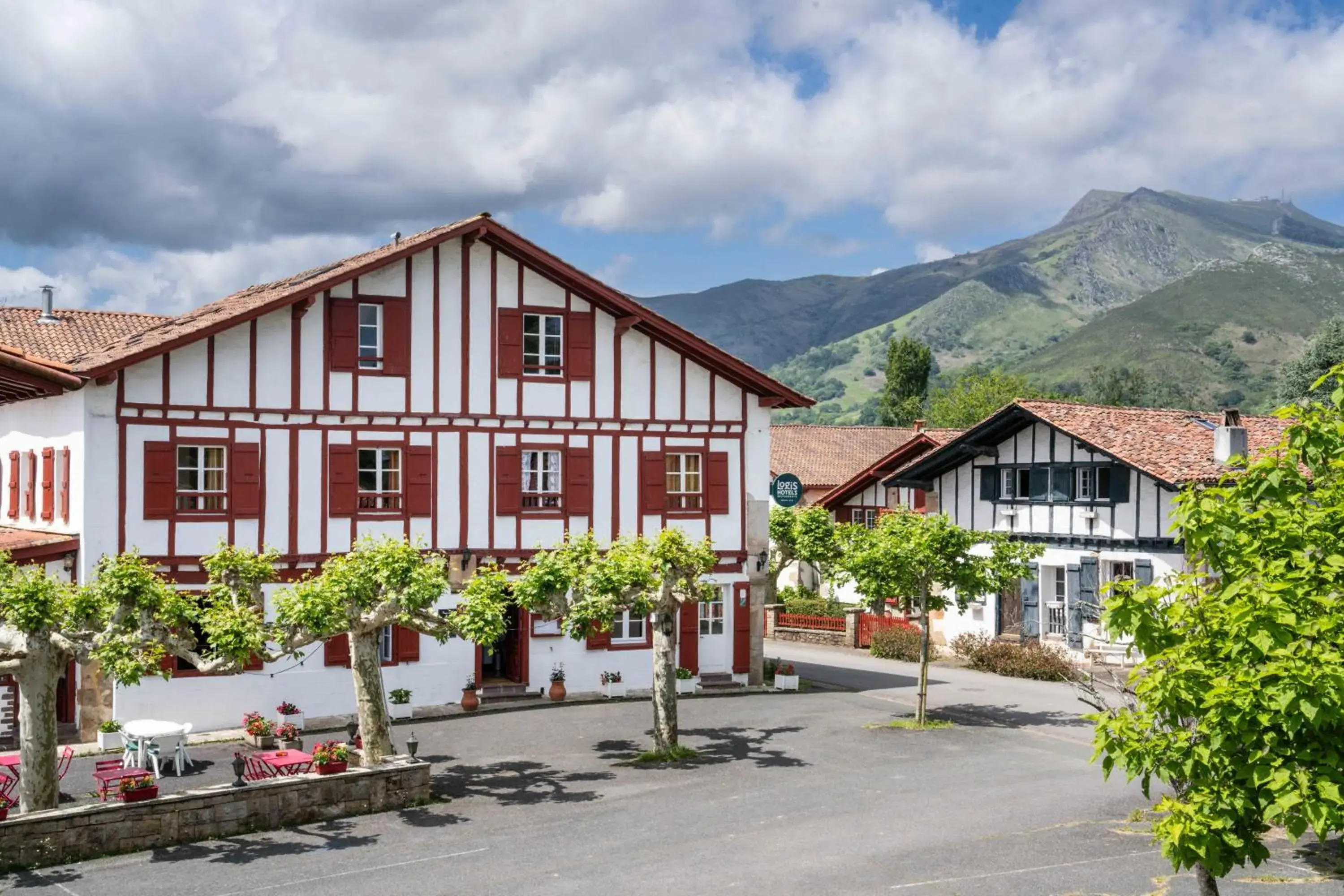 Logis Hôtel Baratxartea Logis Hôtel Baratxartea