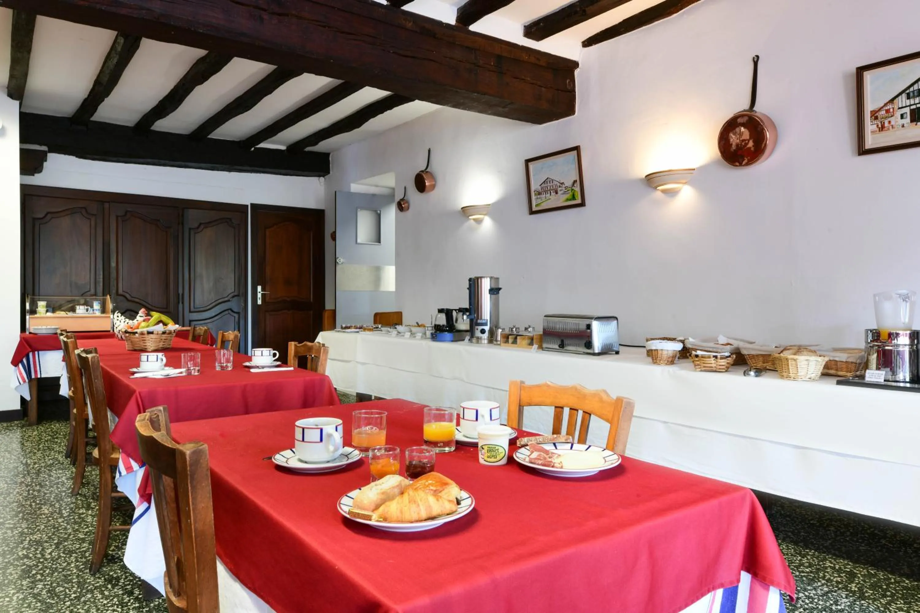 Logis Hôtel Baratxartea