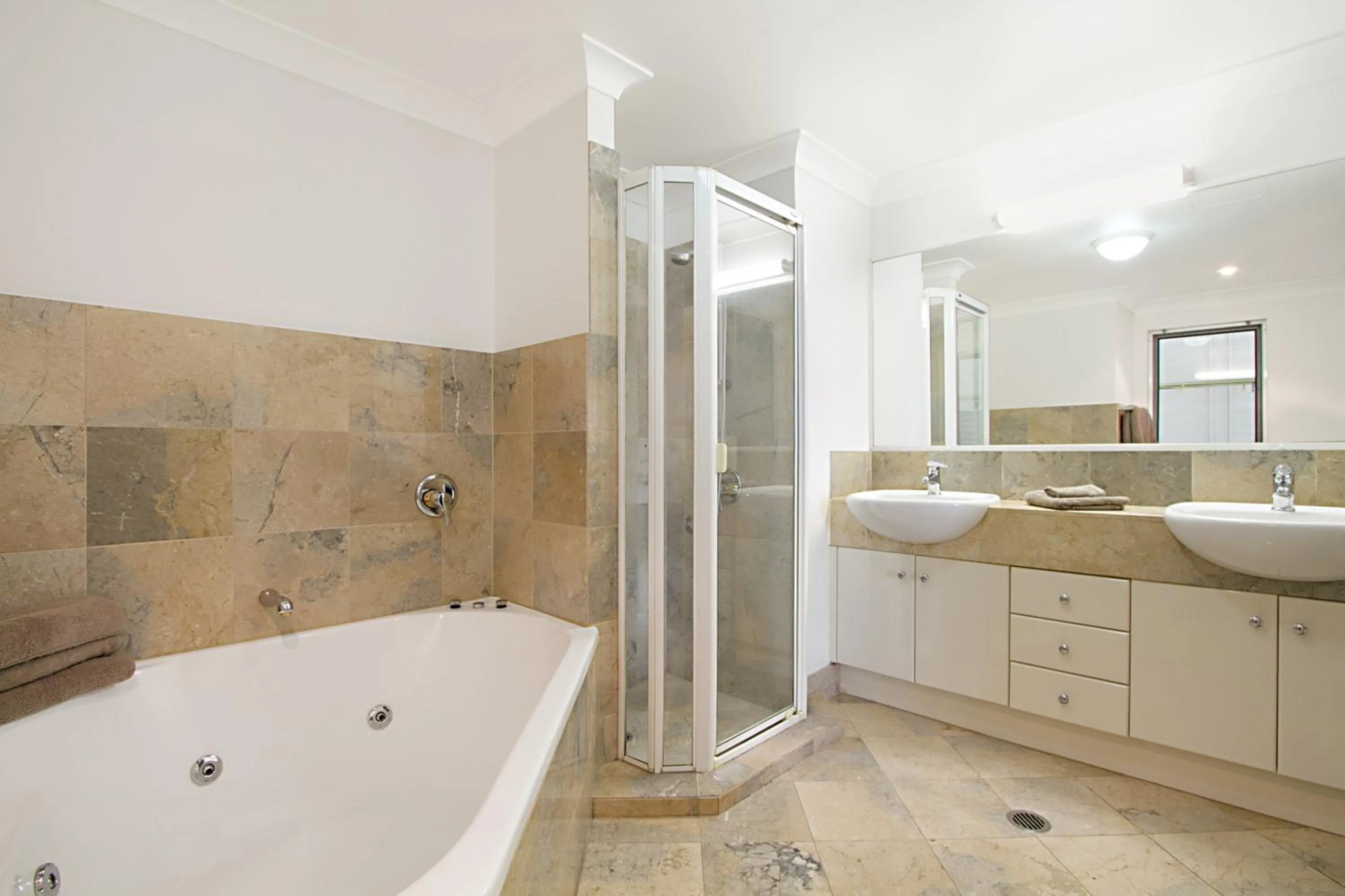 Bathroom in Founda Gardens Apartments