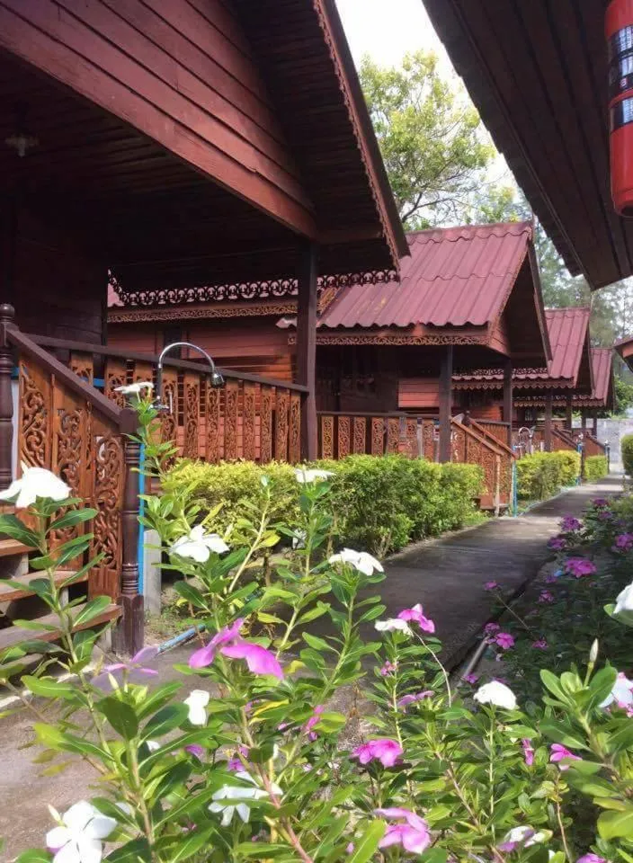 Garden in Lipe Power Beach Resort