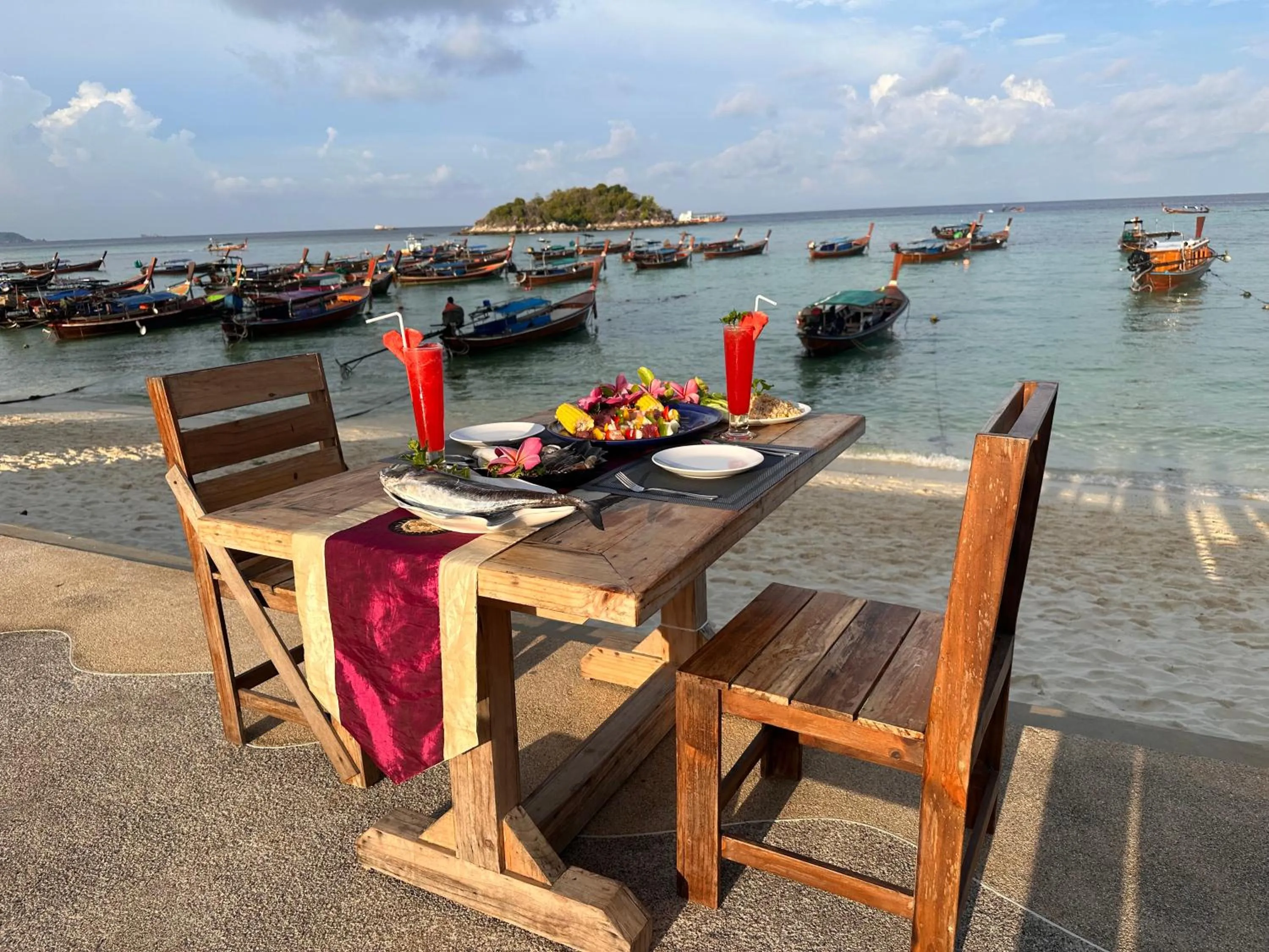 BBQ facilities in Lipe Power Beach Resort