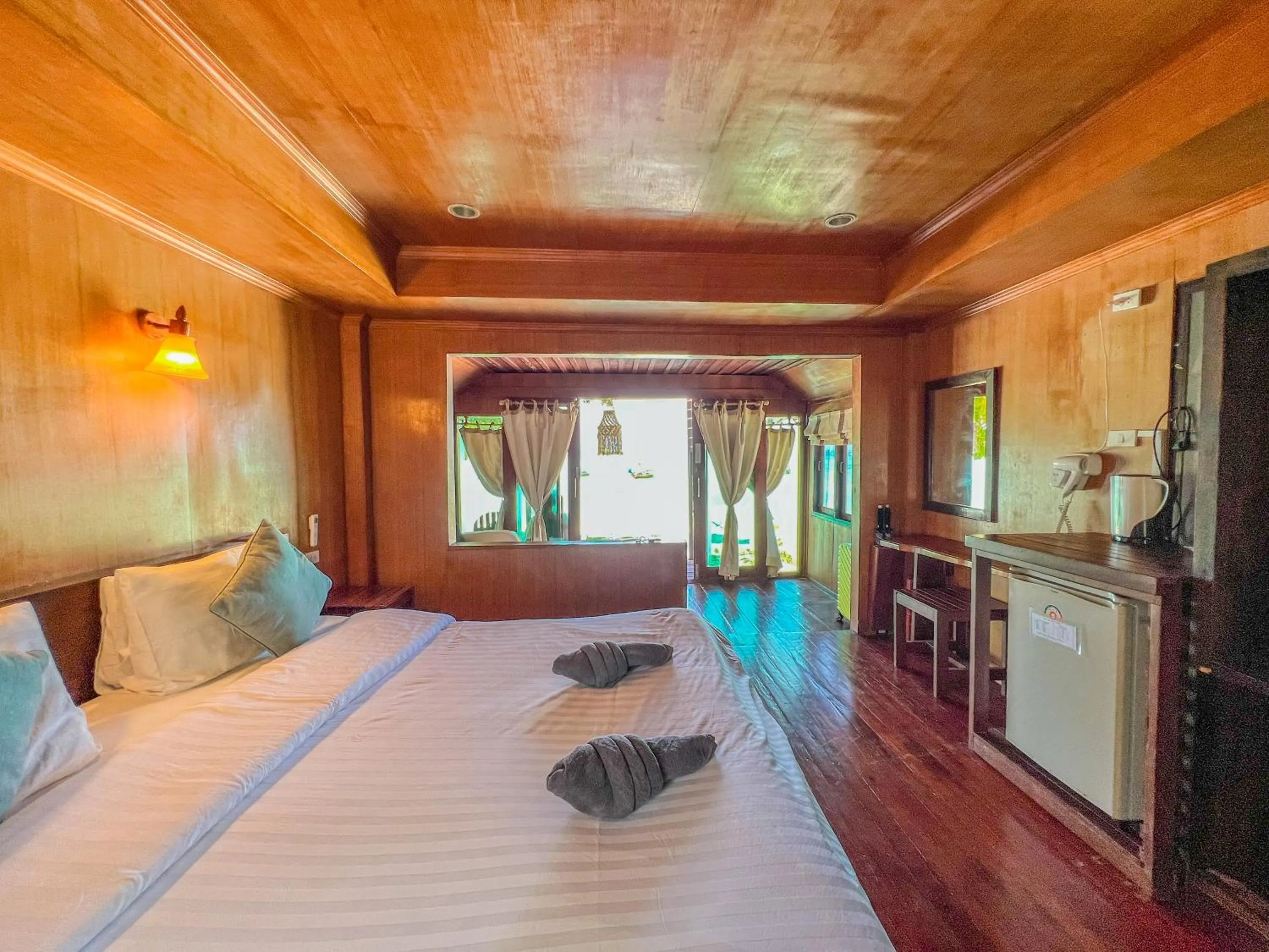 Bedroom, Bed in Lipe Power Beach Resort