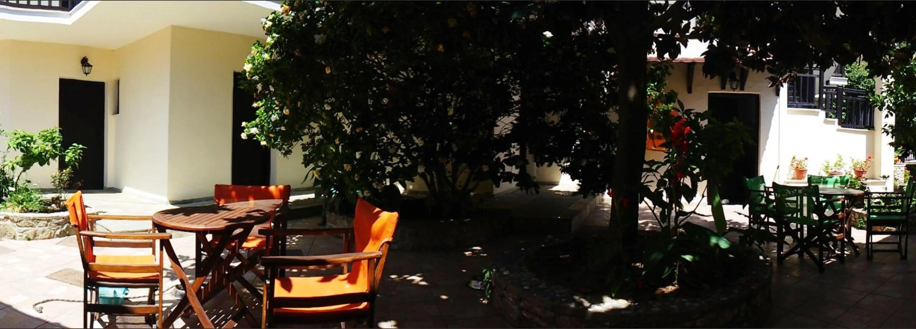 Garden in Hotel Votsala