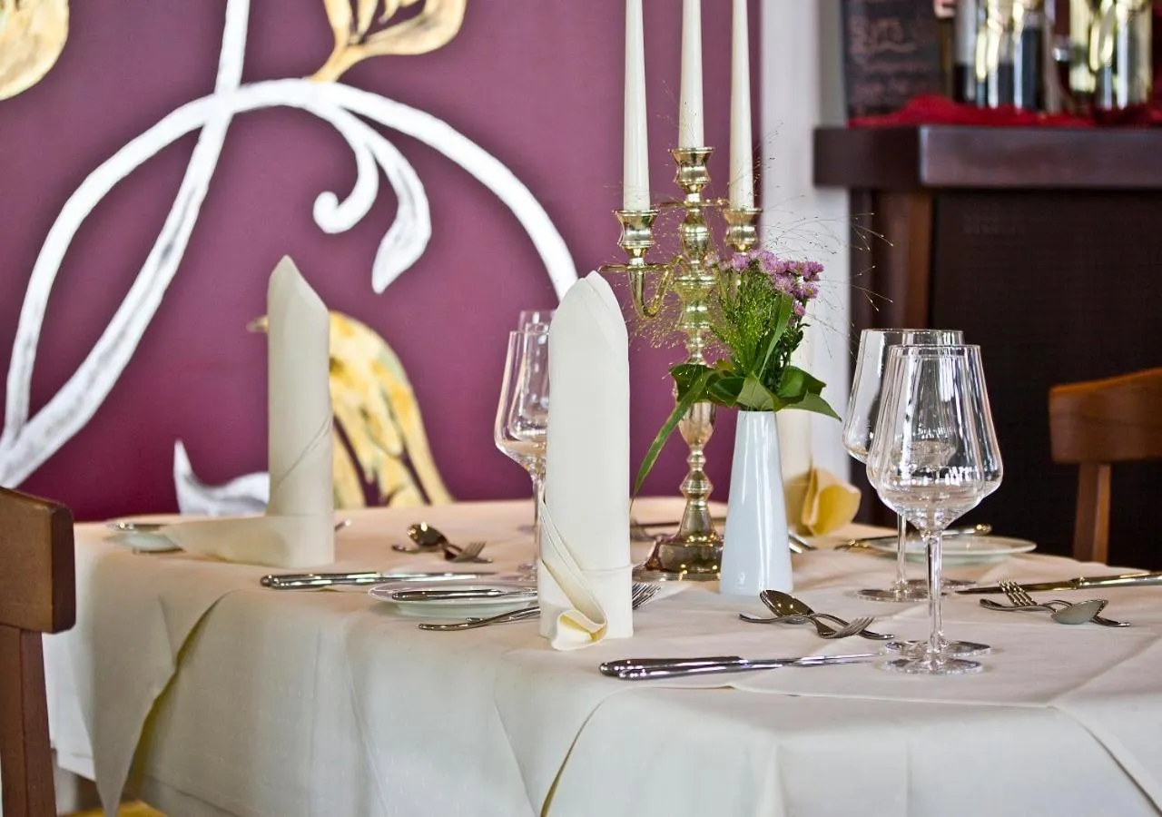 Restaurant/places to eat in SeminarZentrum Rückersbach