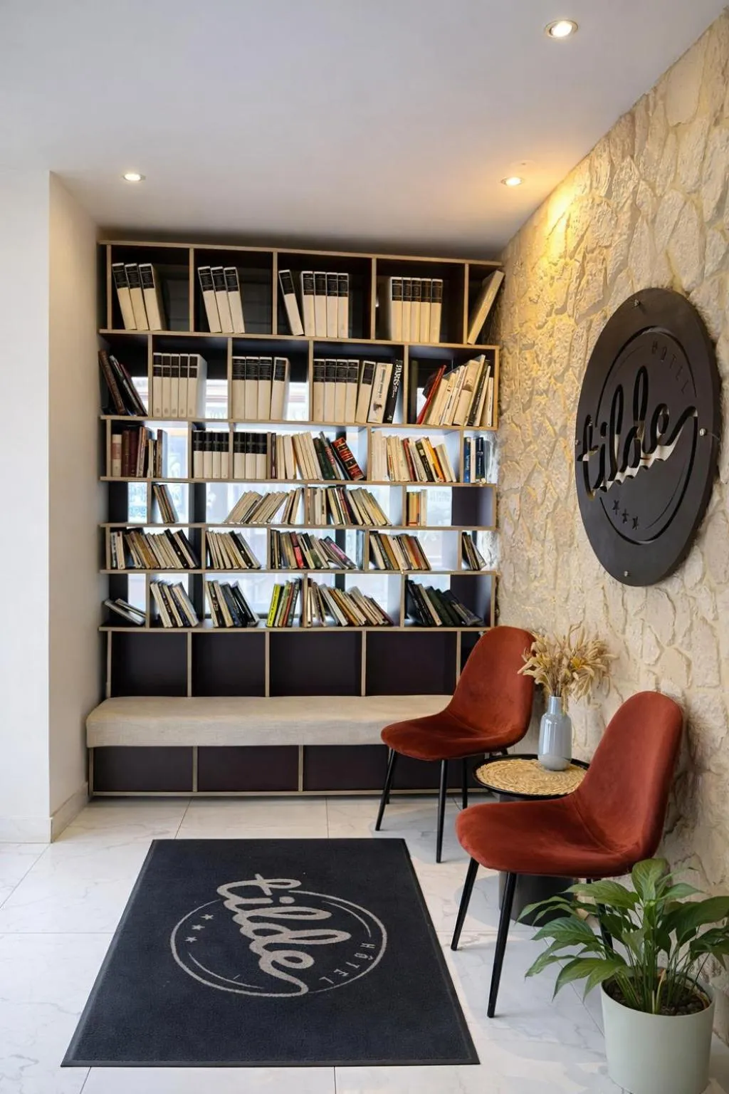 Lobby or reception in Hôtel Tilde