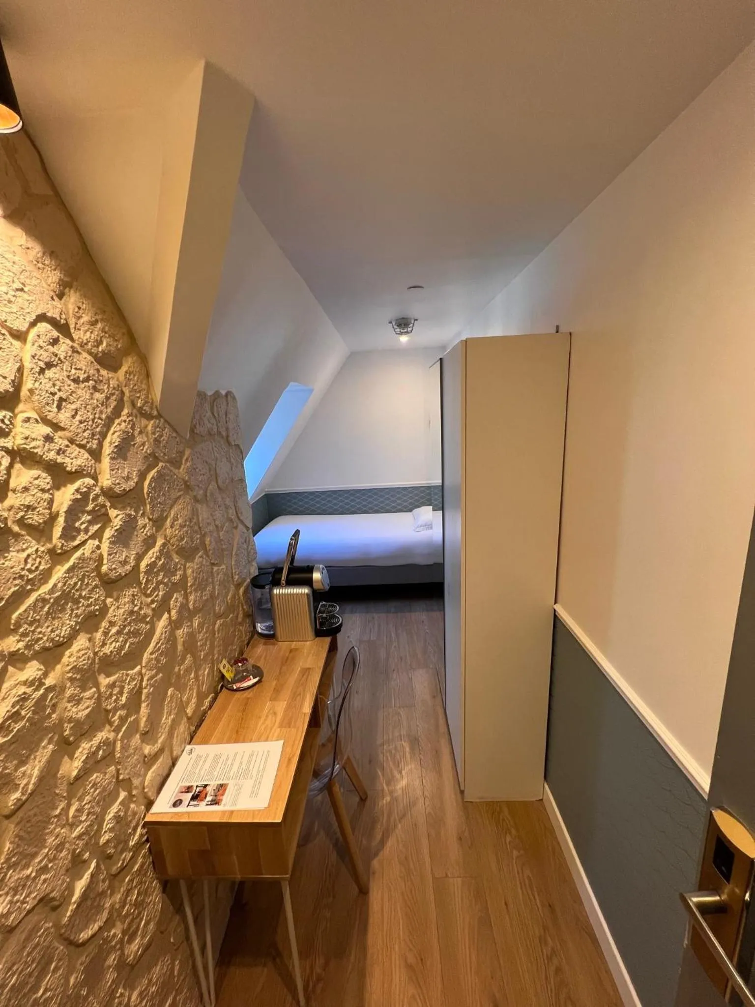 Photo of the whole room, Bed in Hôtel Tilde