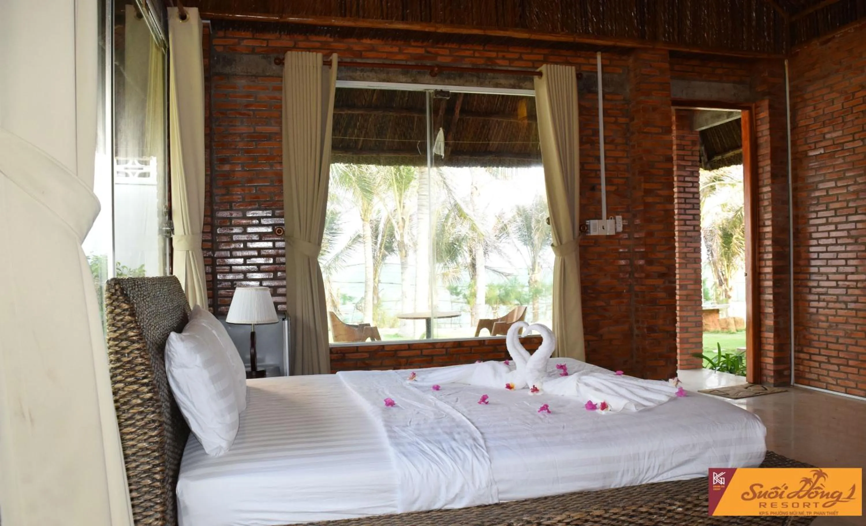 Bed in Suoi Hong Resort
