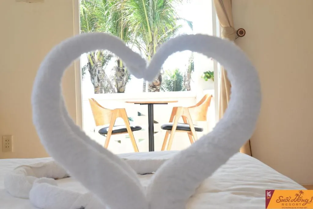 Bed in Suoi Hong Resort