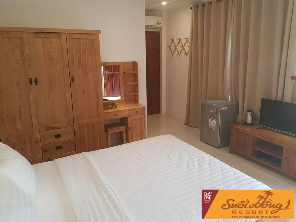 wardrobe, Bed in Suoi Hong Resort