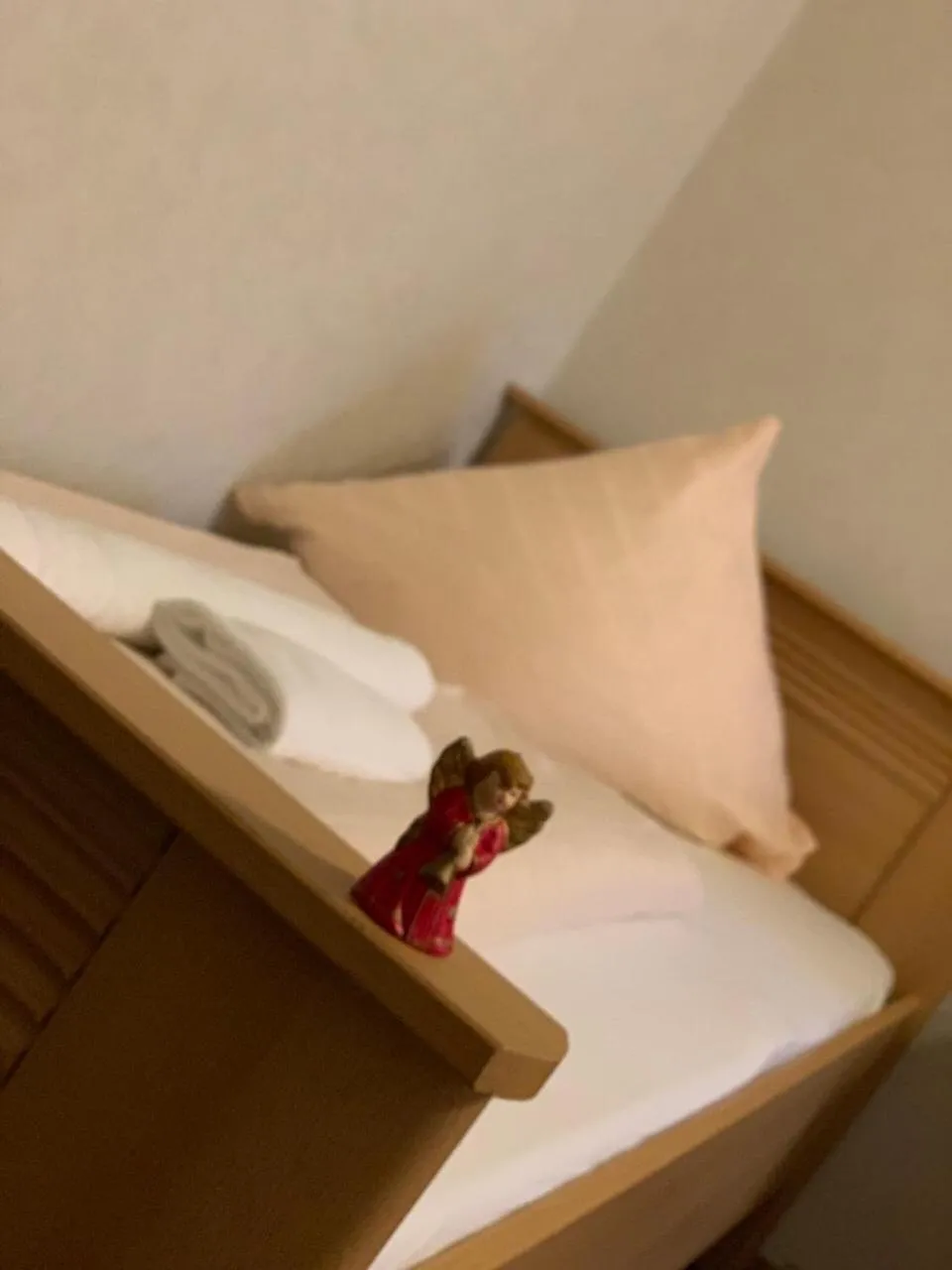 Bed in Hotel Restaurant Memo