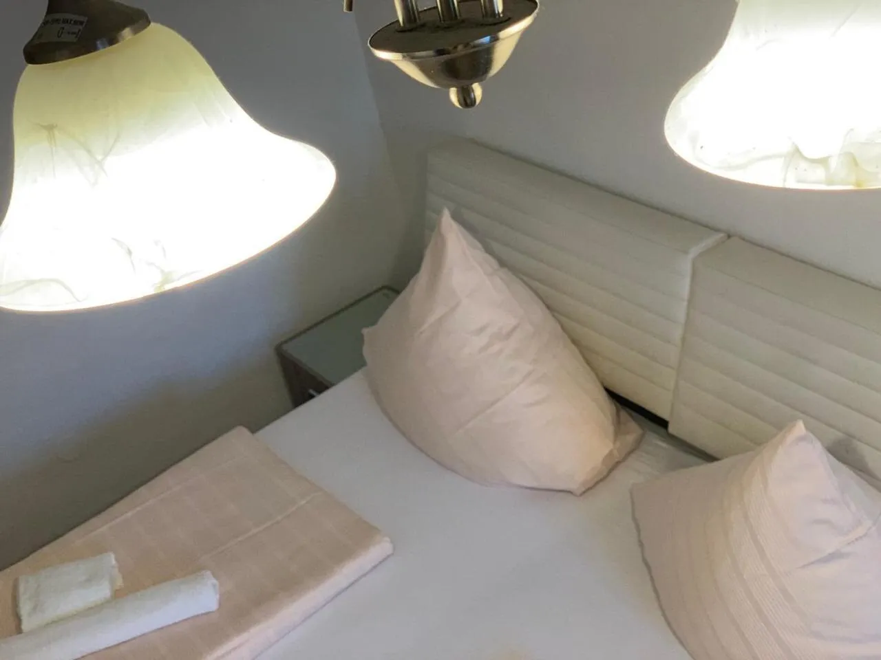 Bed in Hotel Restaurant Memo