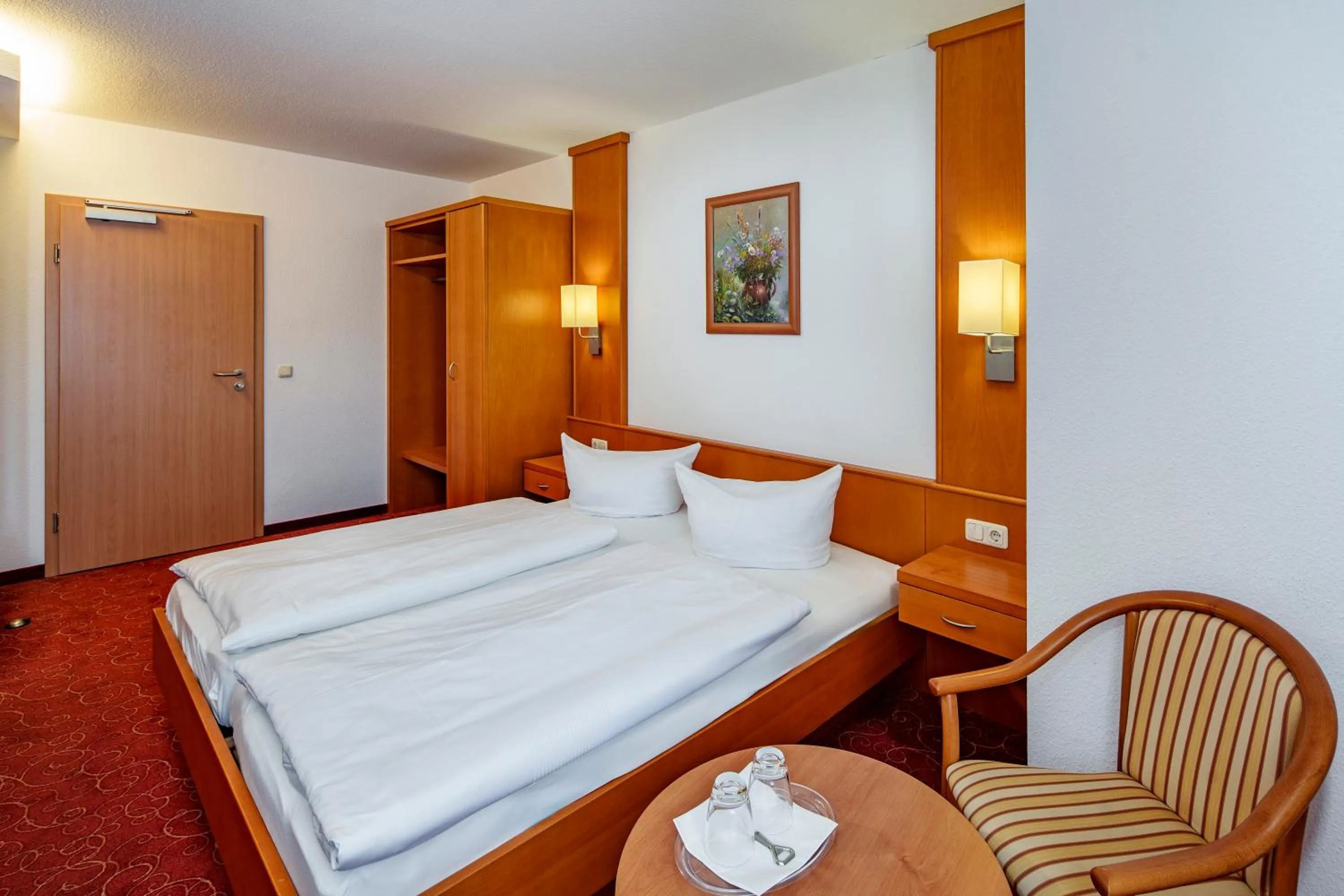 Photo of the whole room, Bed in Hotel Zur Post