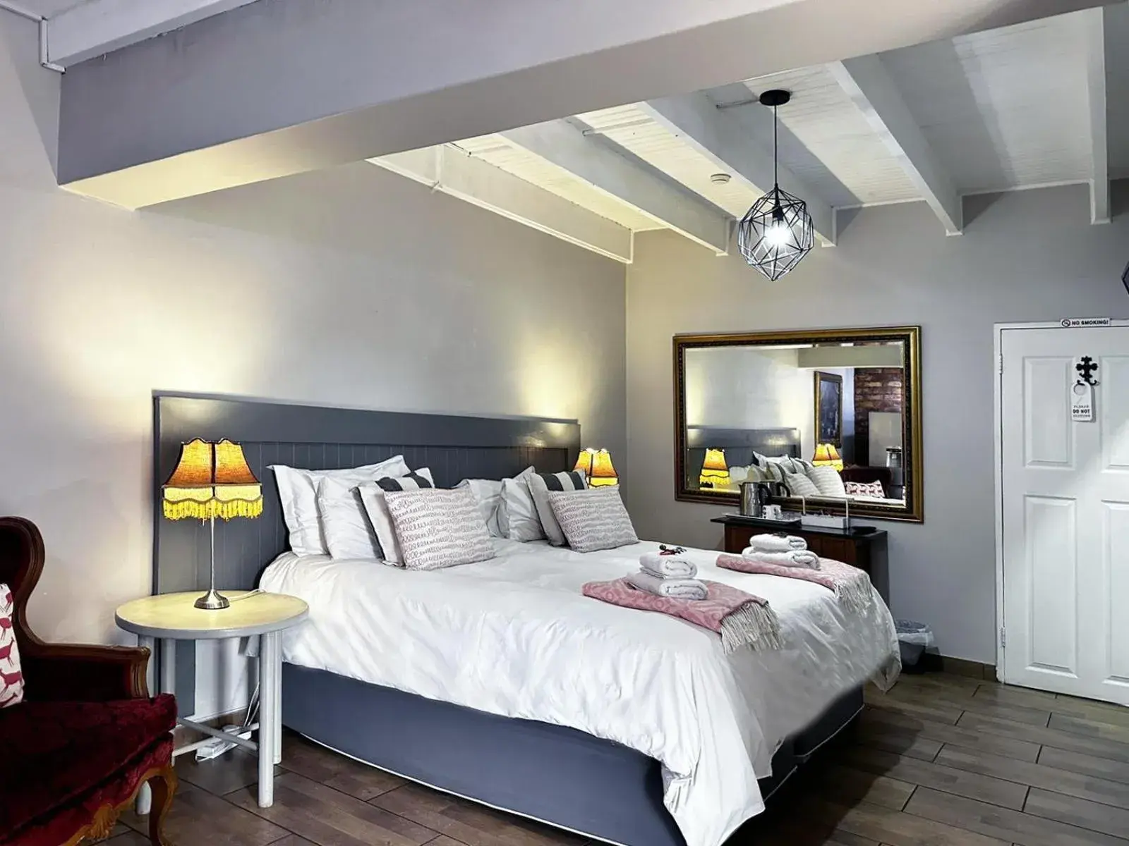 Superior Double or Twin Room in 59 On True North Guest Rooms Superior Double or Twin Room in 59 On True North Guest Rooms