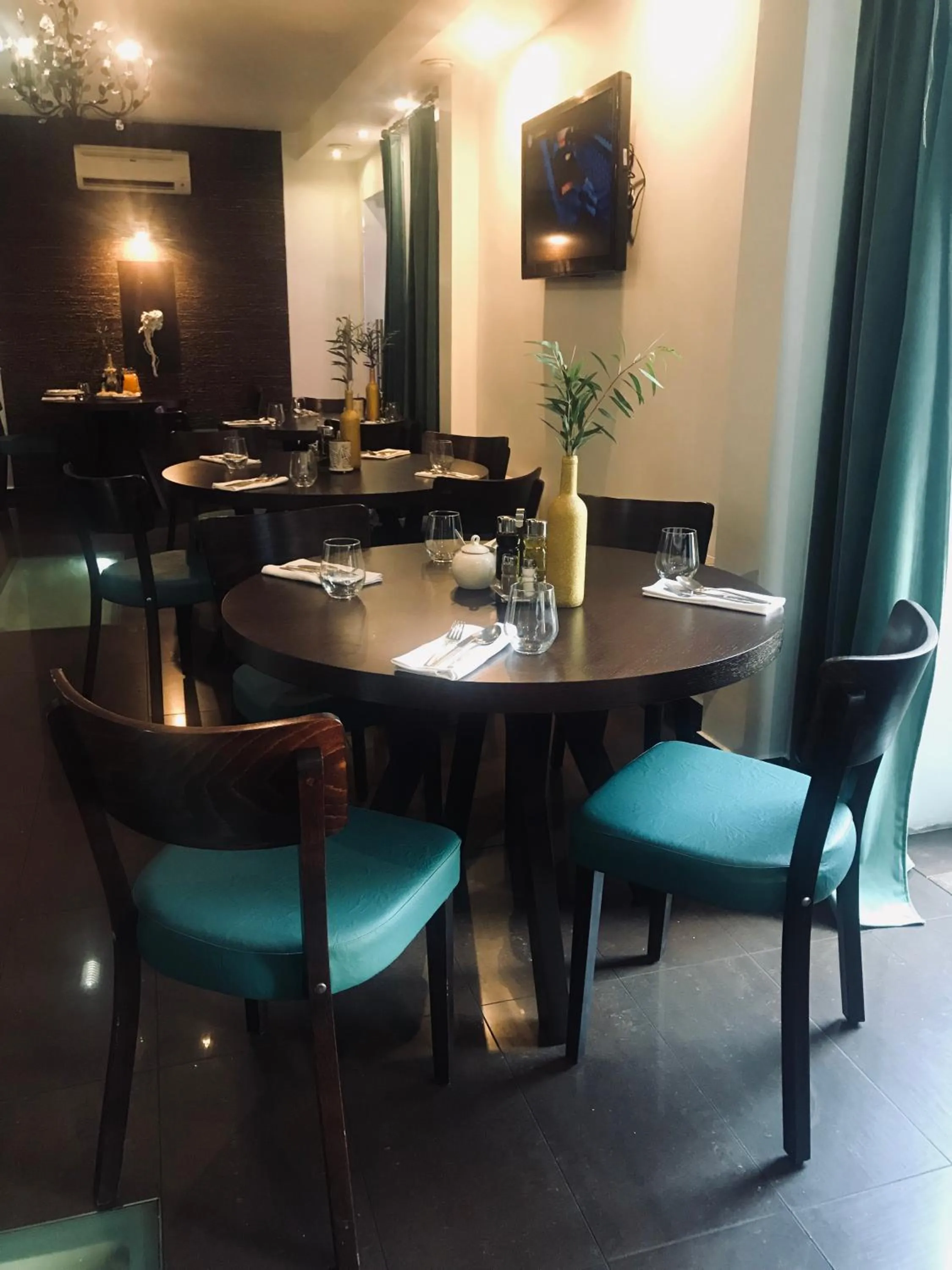 Restaurant/places to eat in Hotel Constancja