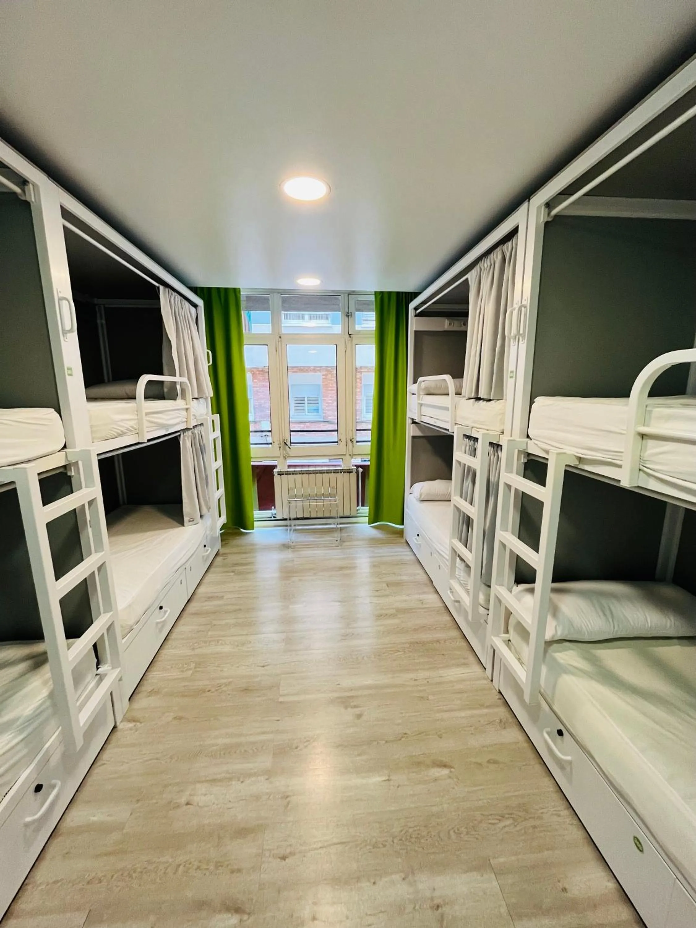 Single Bed in 8-Bed Mixed Dormitory Room in Alberguinn