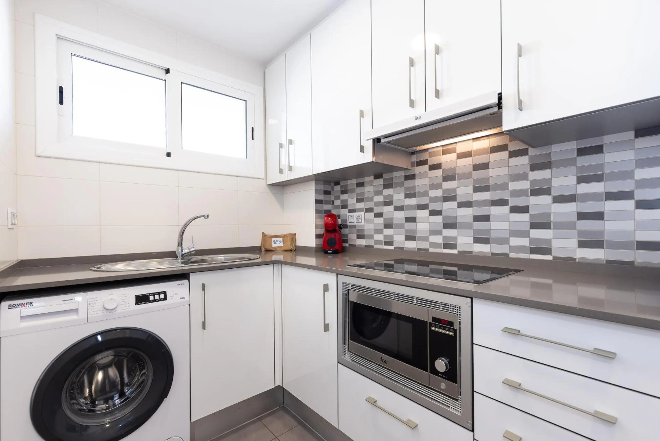 Kitchen or kitchenette in Rentalmar Zahara family suites