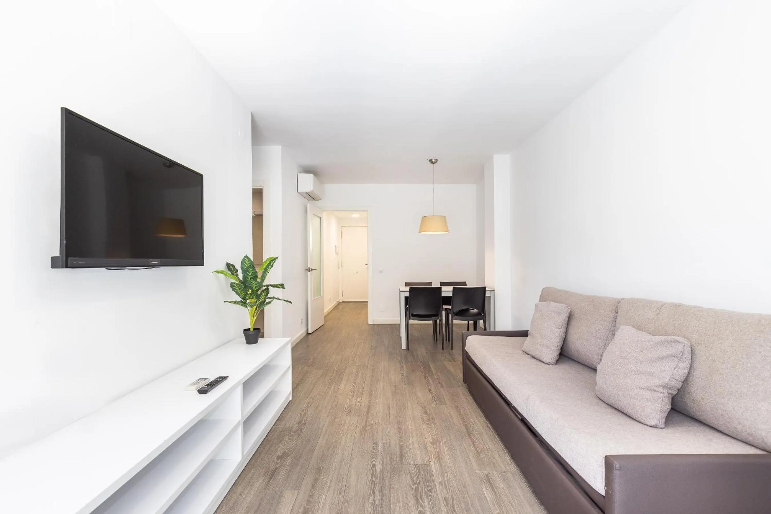 TV and multimedia in Rentalmar Zahara family suites