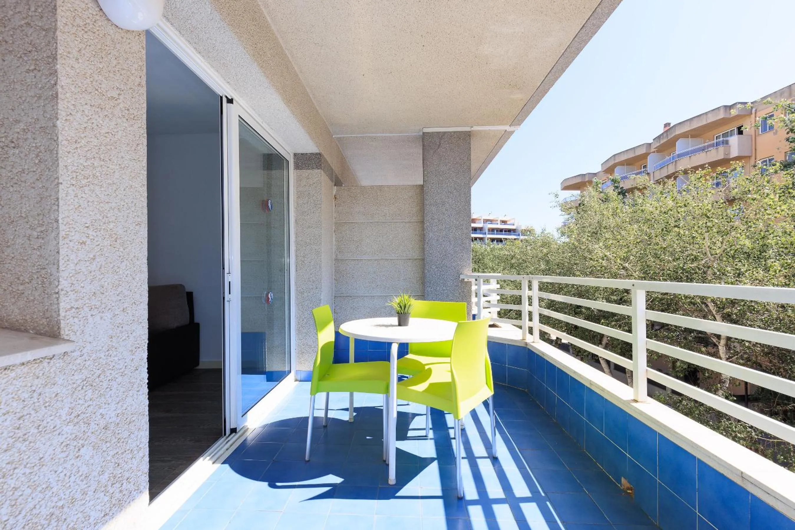 Balcony/Terrace in Rentalmar Zahara family suites