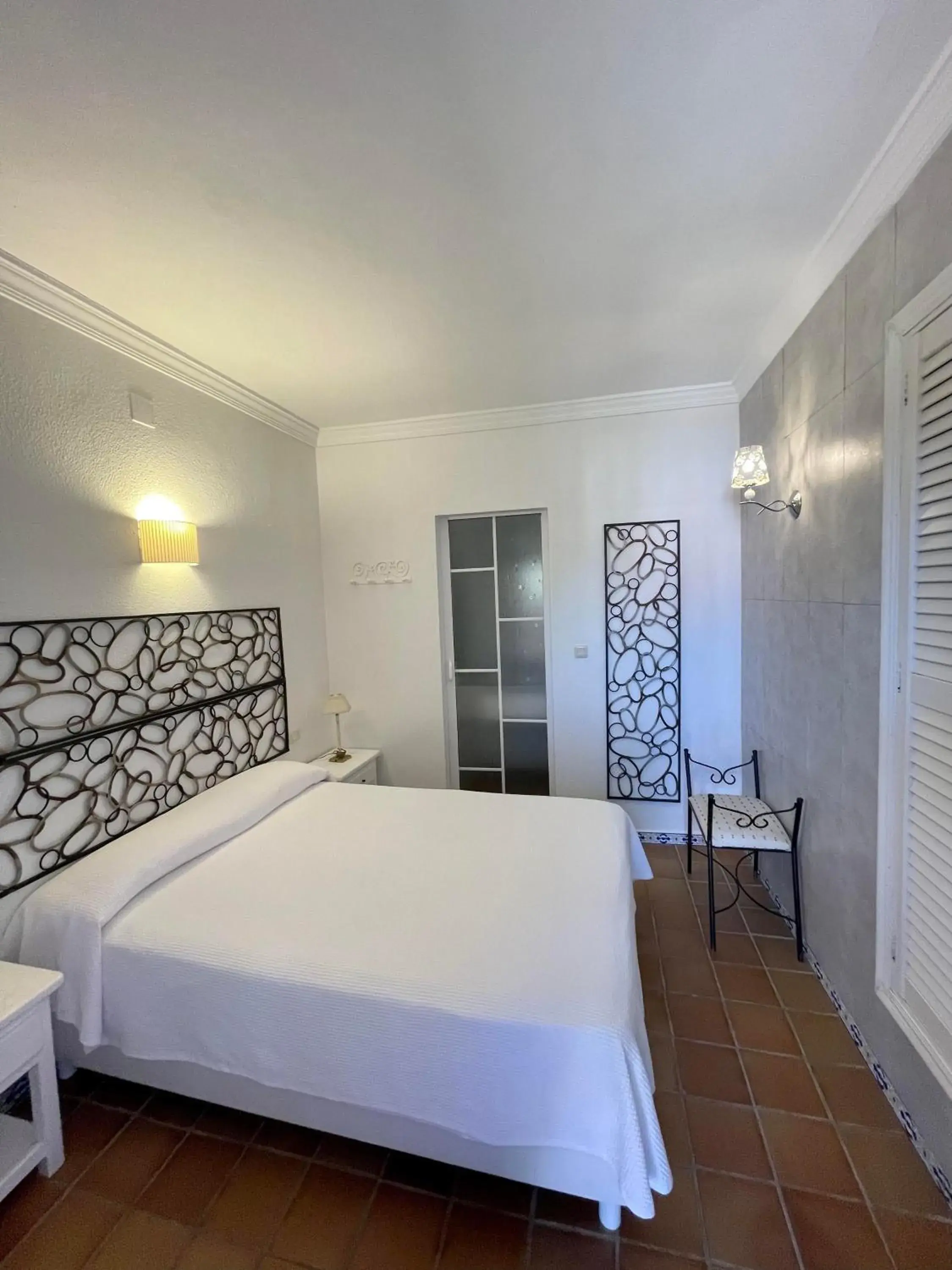 Property building, Bed in Hotel La Peña