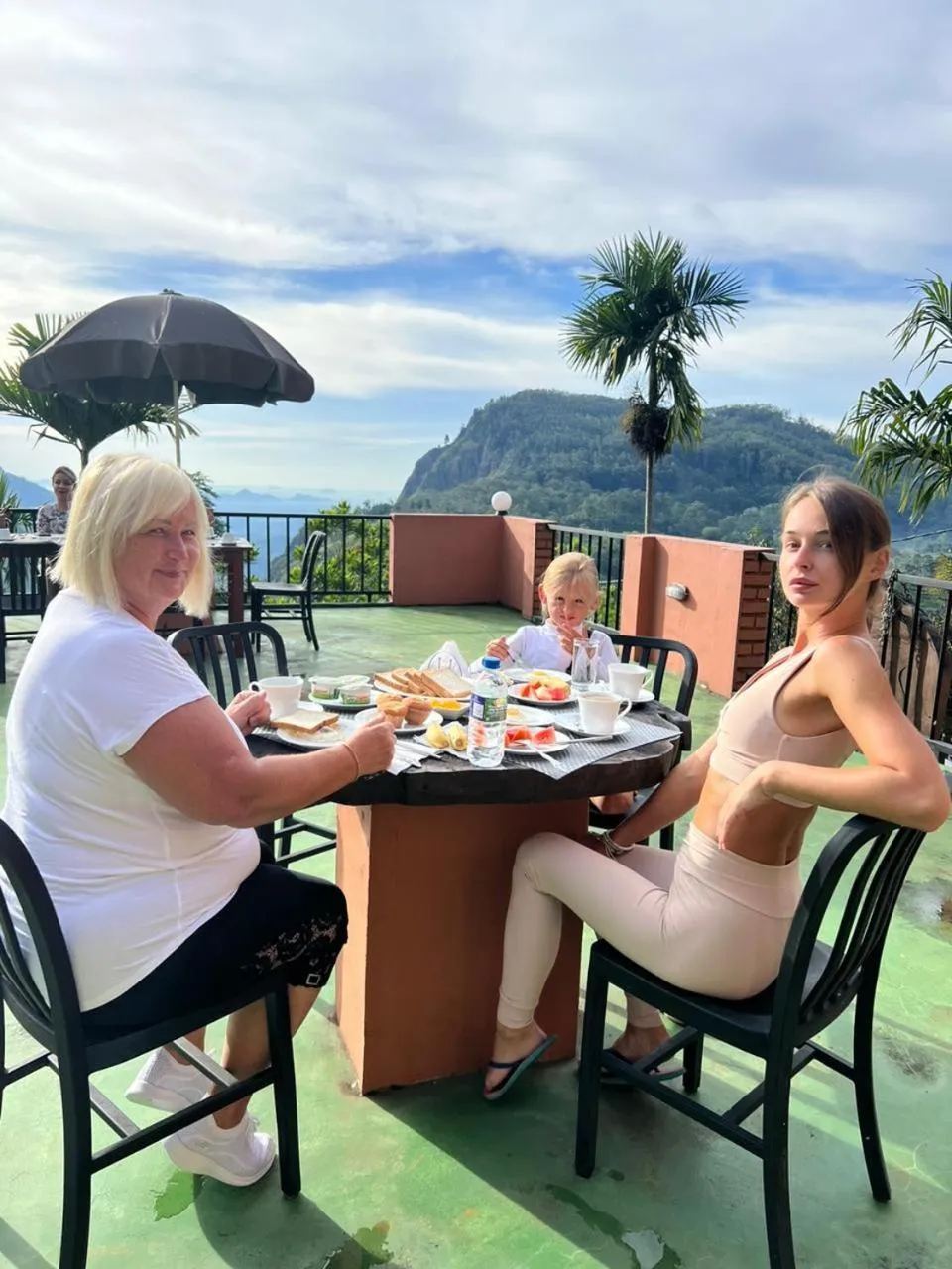 Food and drinks in Ella Red Rock