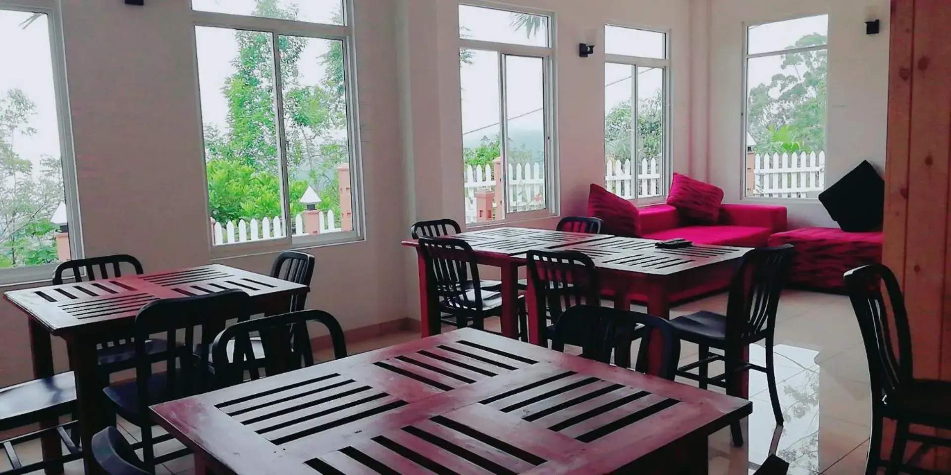 Restaurant/places to eat in Ella Red Rock Restaurant/places to eat in Ella Red Rock