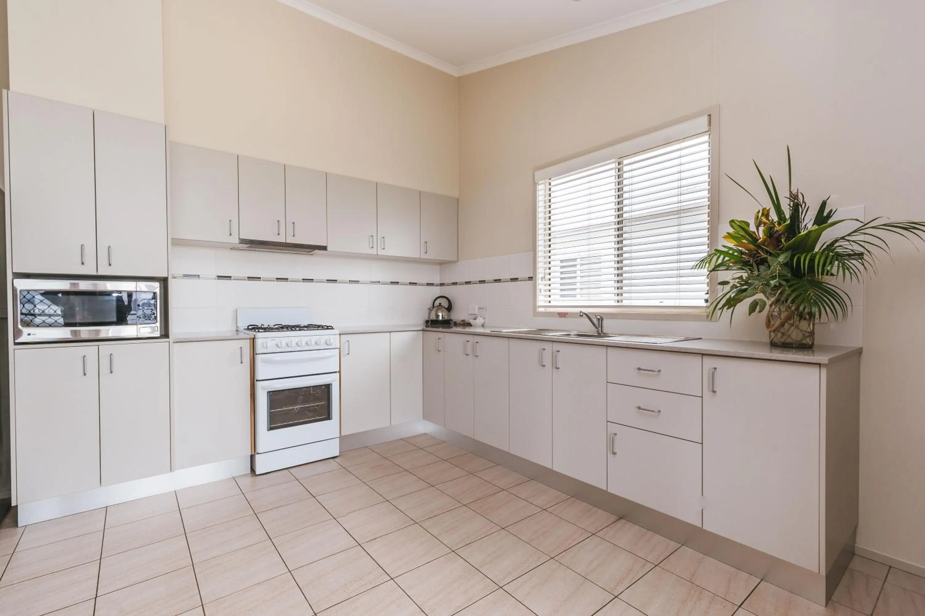 Kitchen or kitchenette in Clyde View Holiday Park