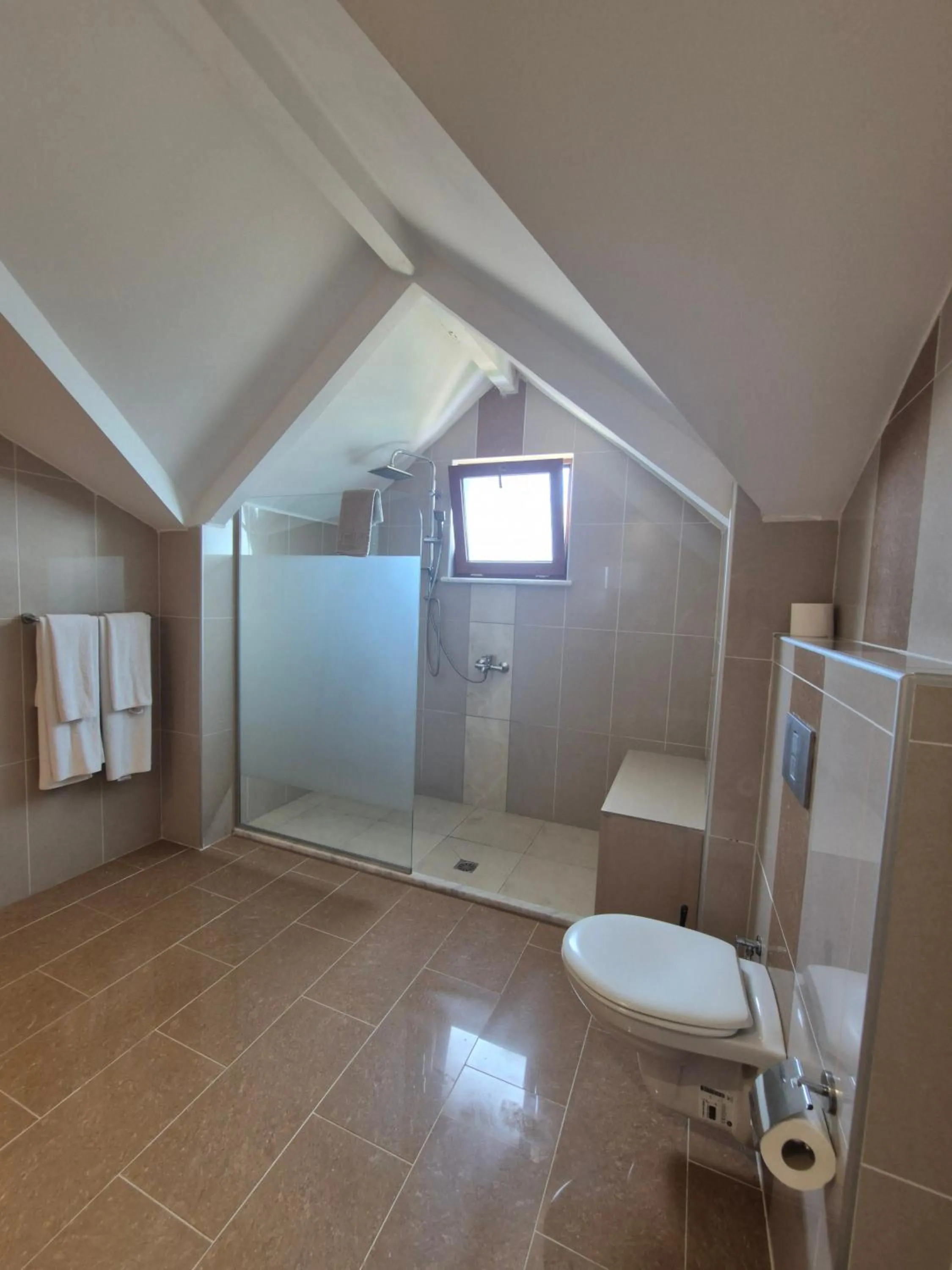 Shower in Dinara Apart Hotel