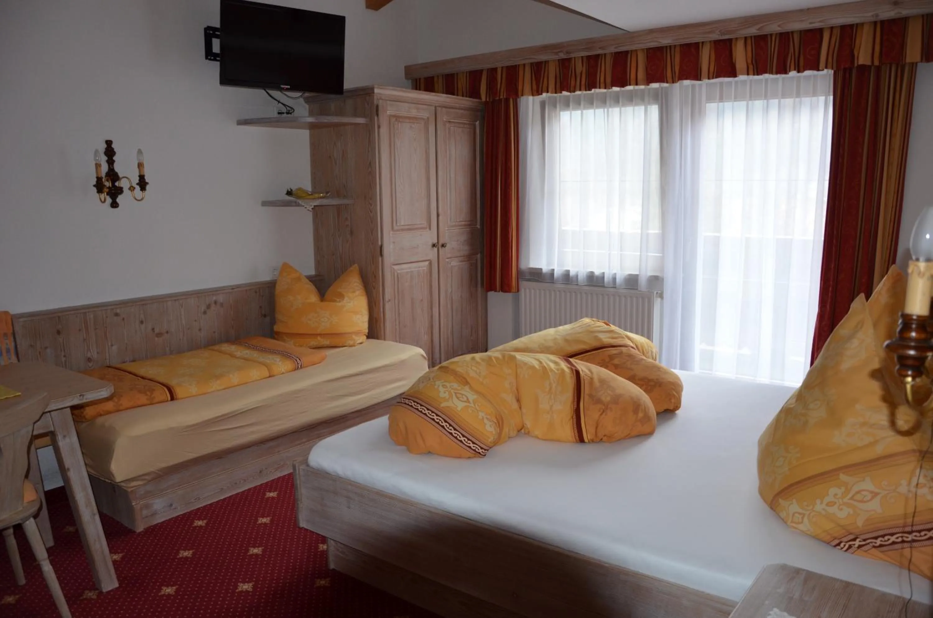 Photo of the whole room in Appartements Gästehaus Schrott