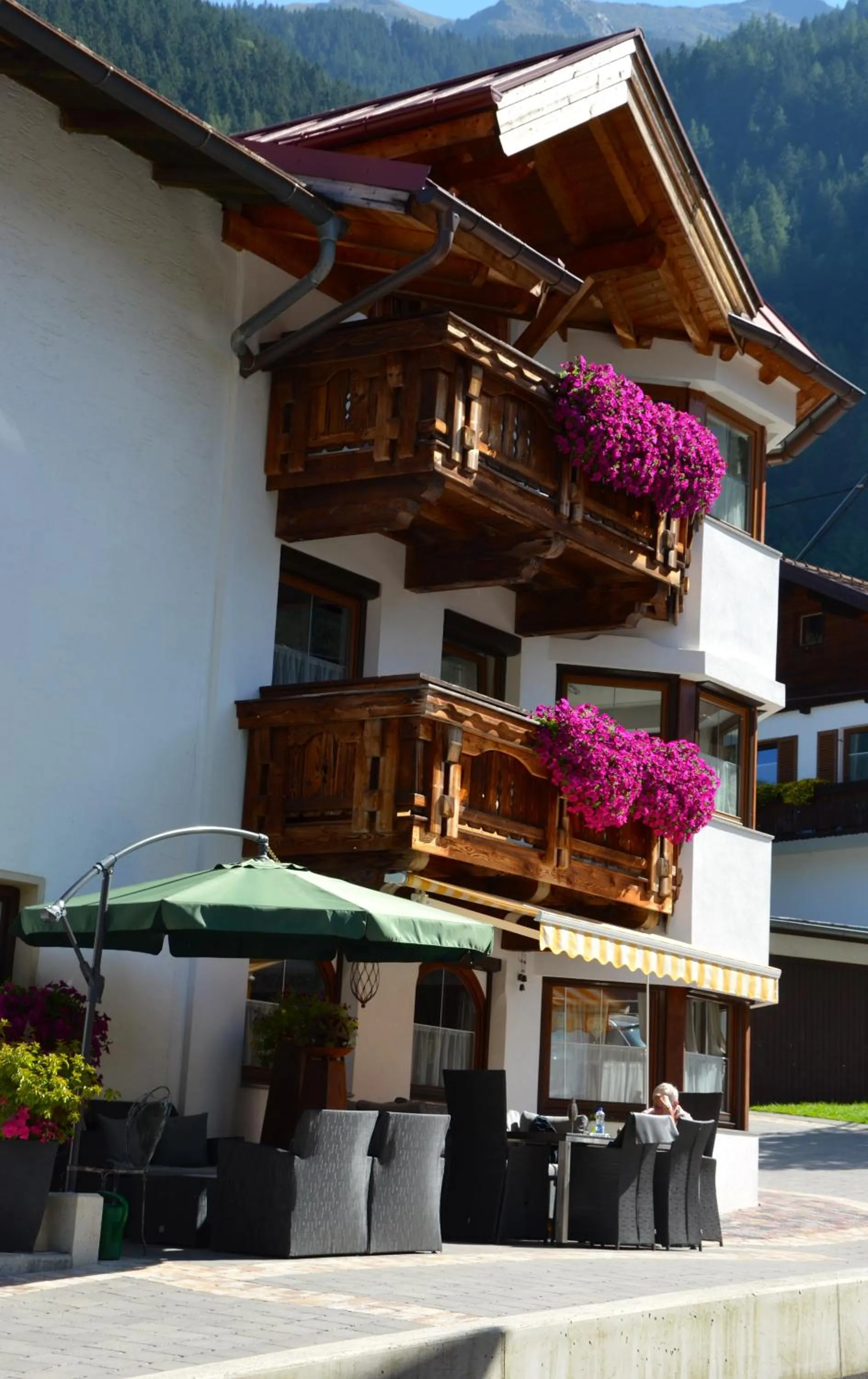Facade/entrance in Appartements Gästehaus Schrott