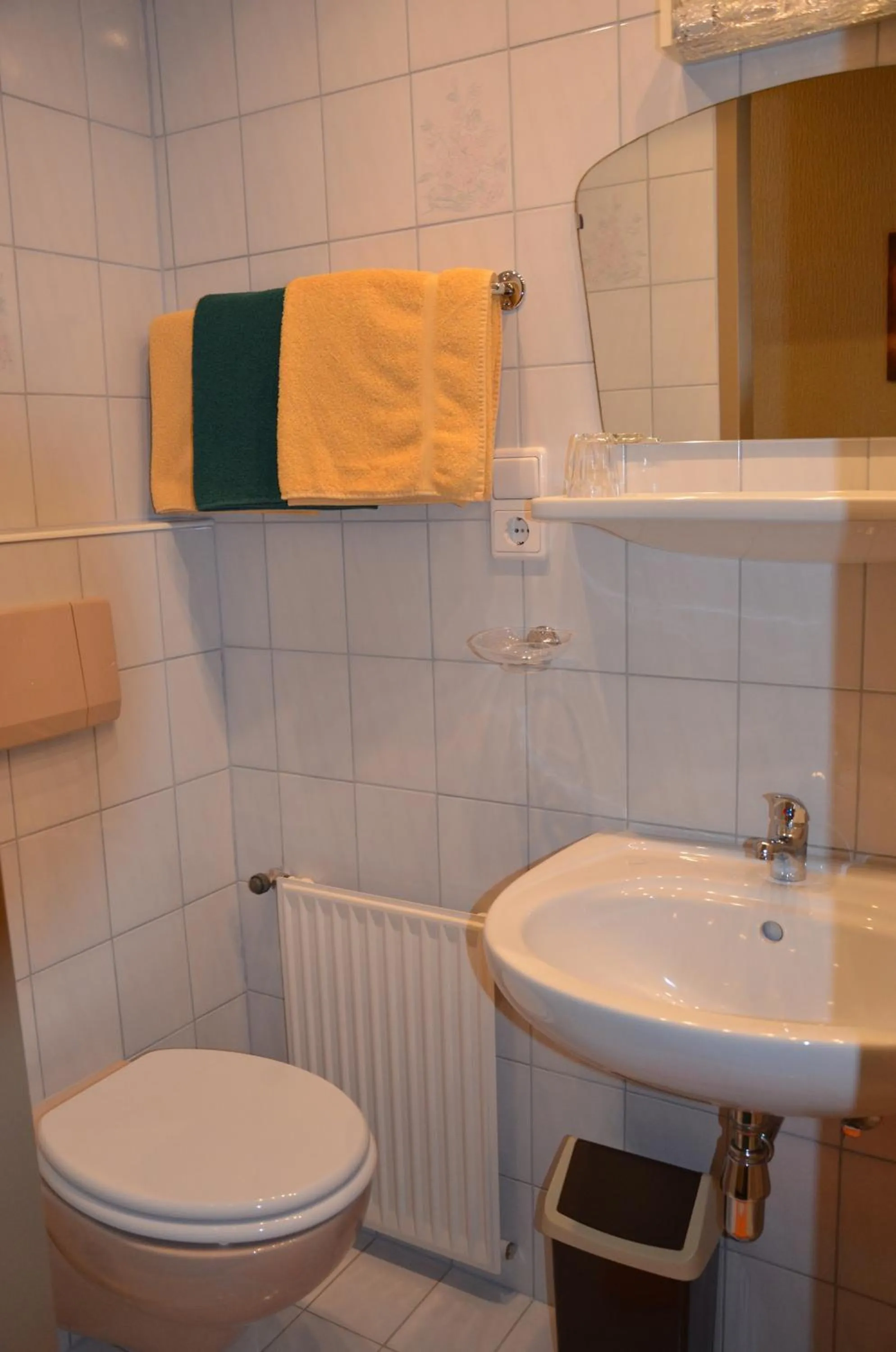 Toilet in Appartements Gästehaus Schrott