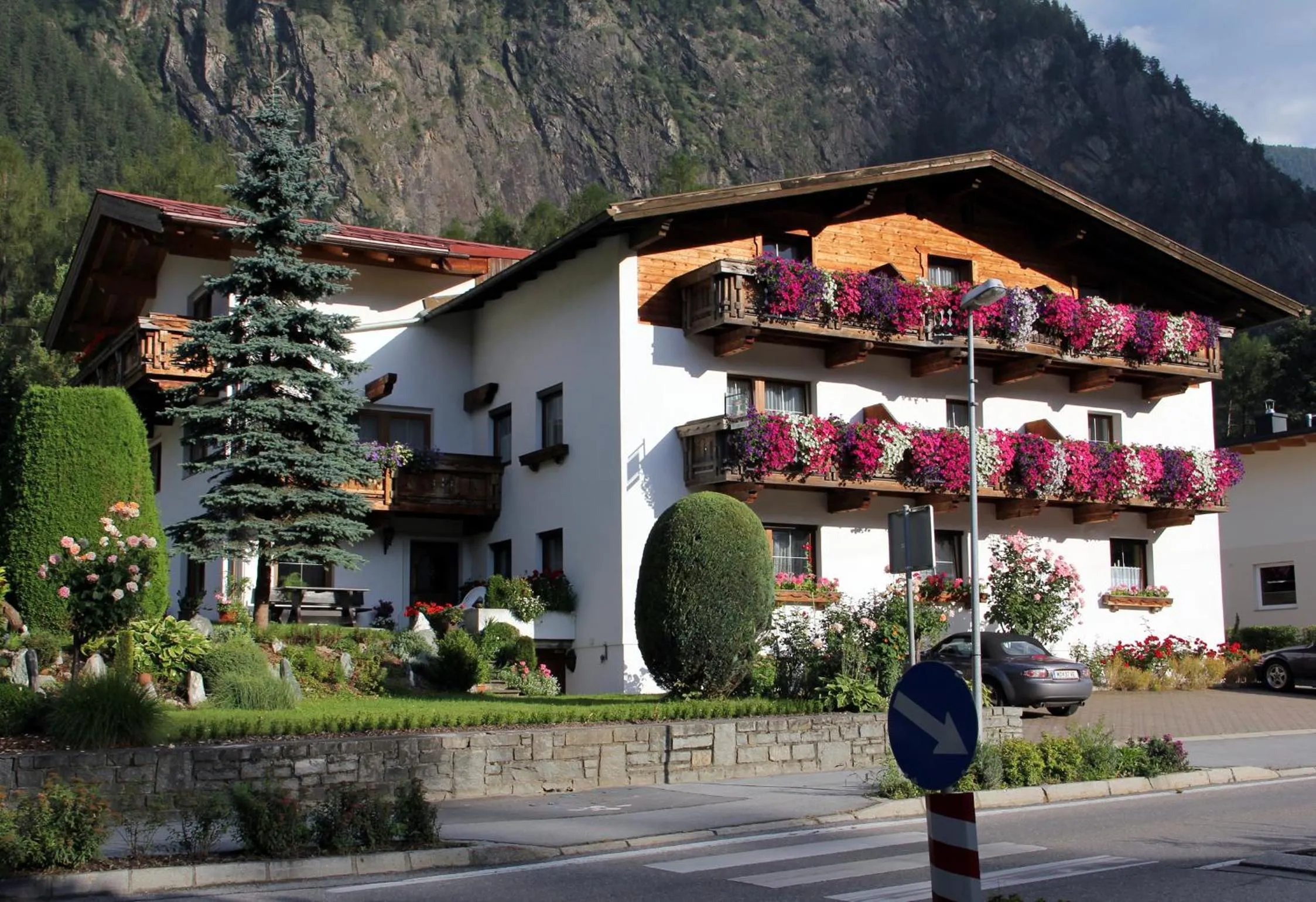 Property building in Appartements Gästehaus Schrott