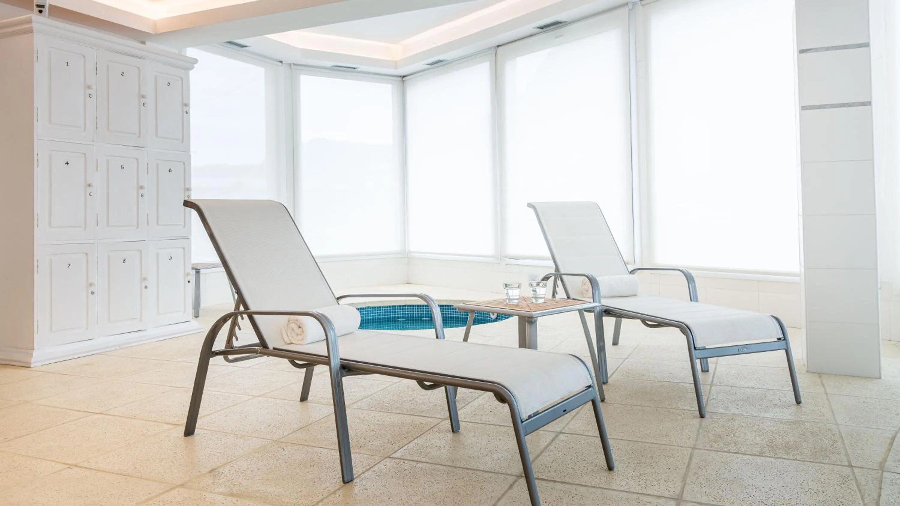 Swimming pool in Destino Sur Hotel & Spa de Montaña