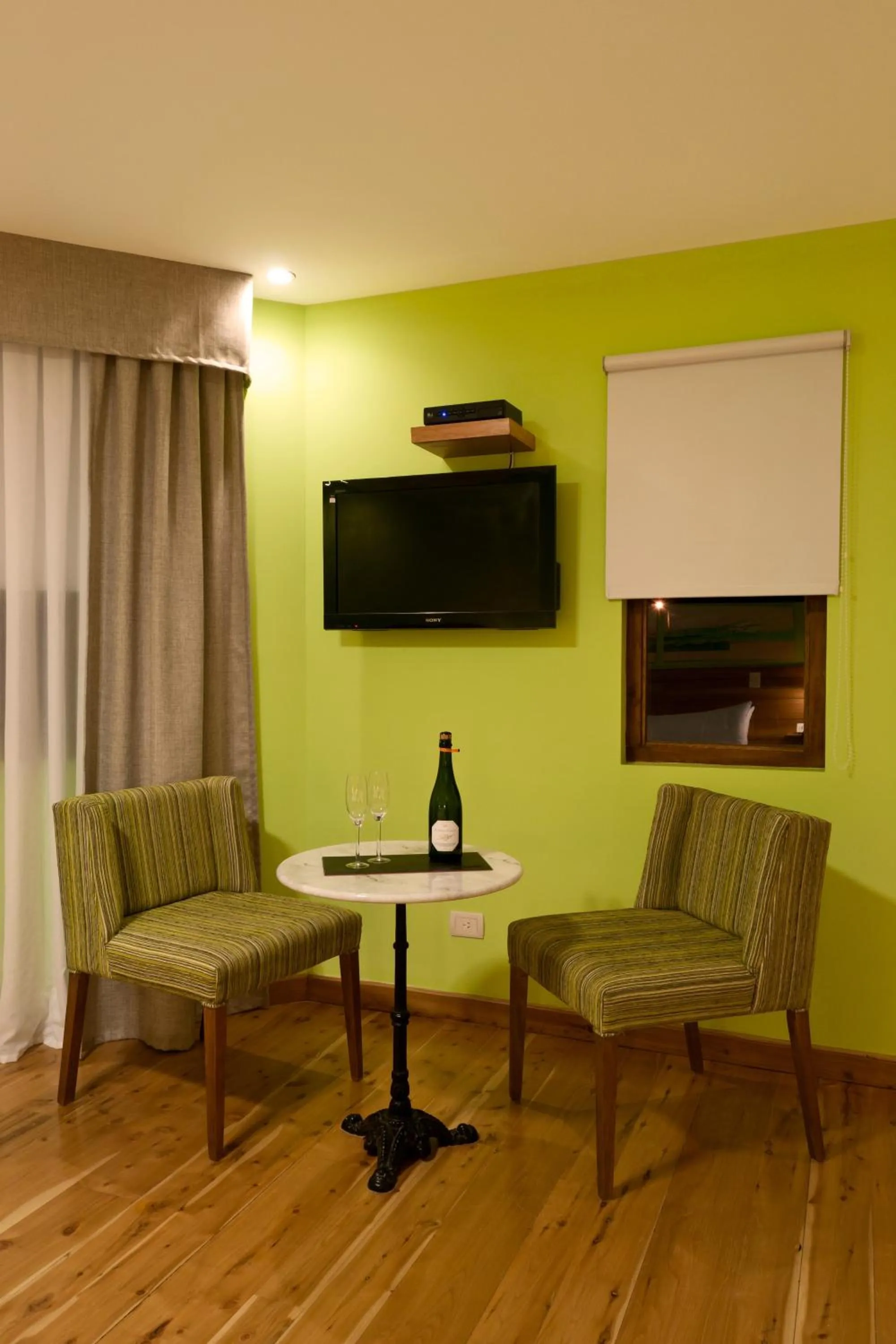 TV and multimedia in Destino Sur Hotel & Spa de Montaña