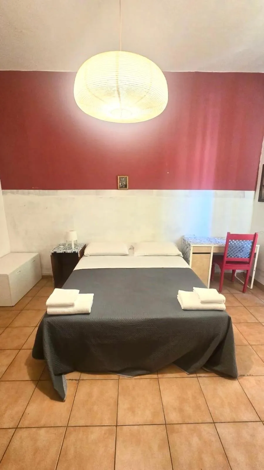 Bed in Meltin' Rome Guest House