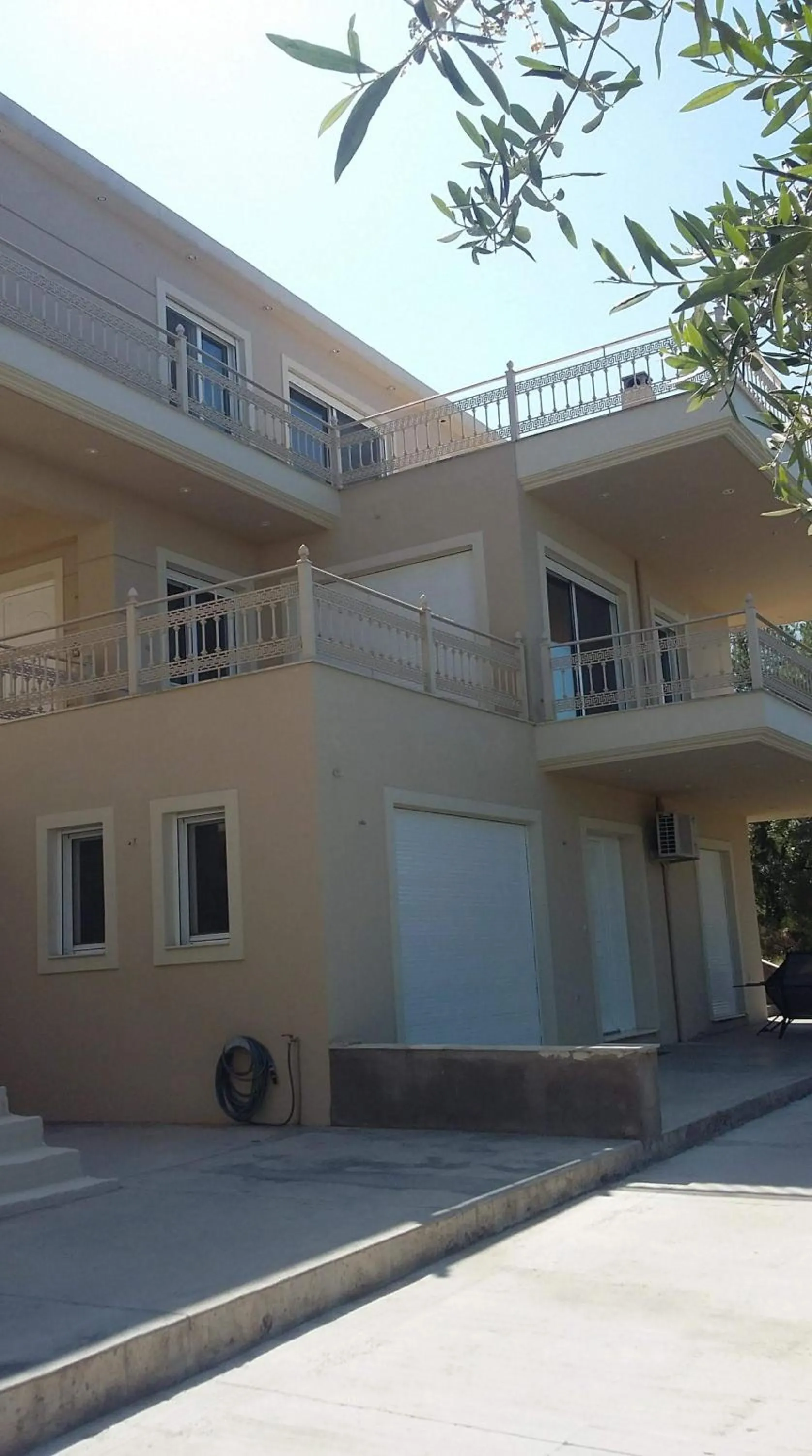Property building in Agriomata Vergas Apartments