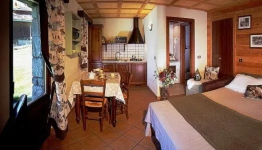 Kitchen or kitchenette, Bed in Residence Foyer D'Antan