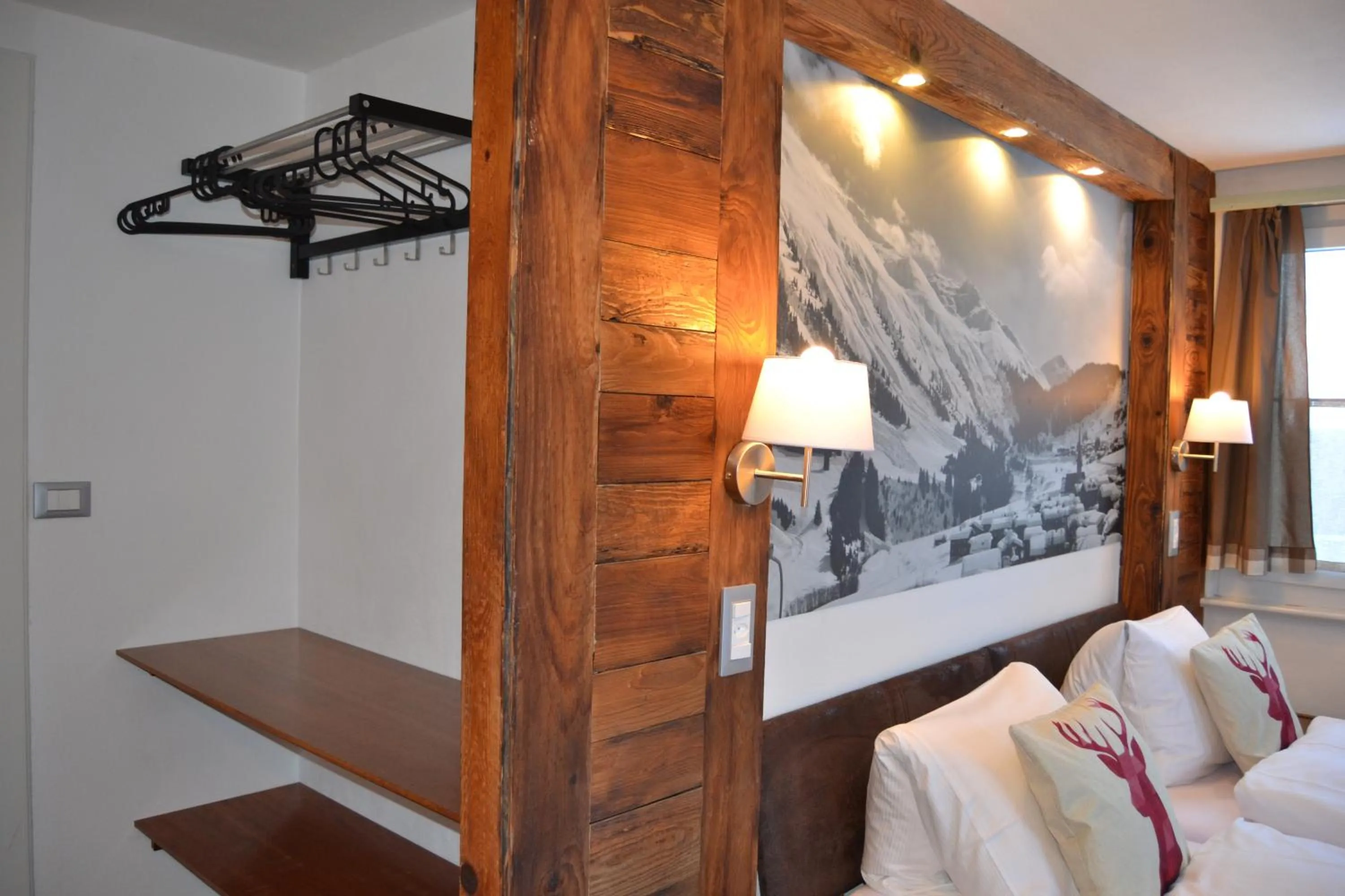 Area and facilities, Bed in Mountain Lodge Sedrun